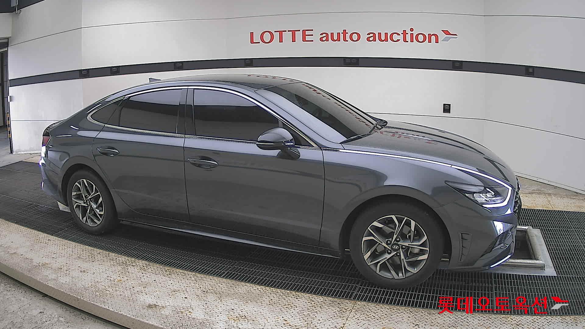 Hyundai Sonata - 22
