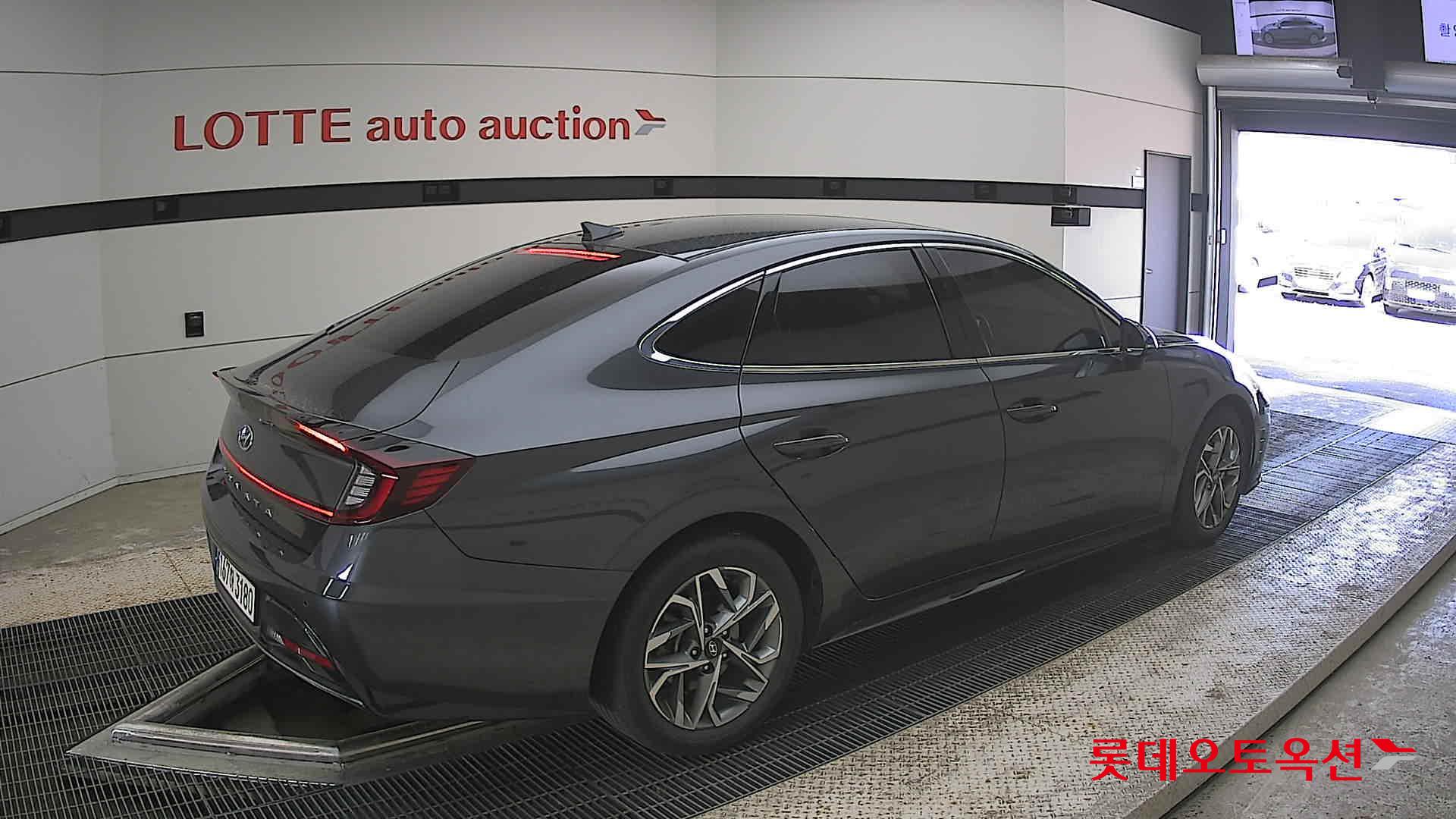 Hyundai Sonata - 19