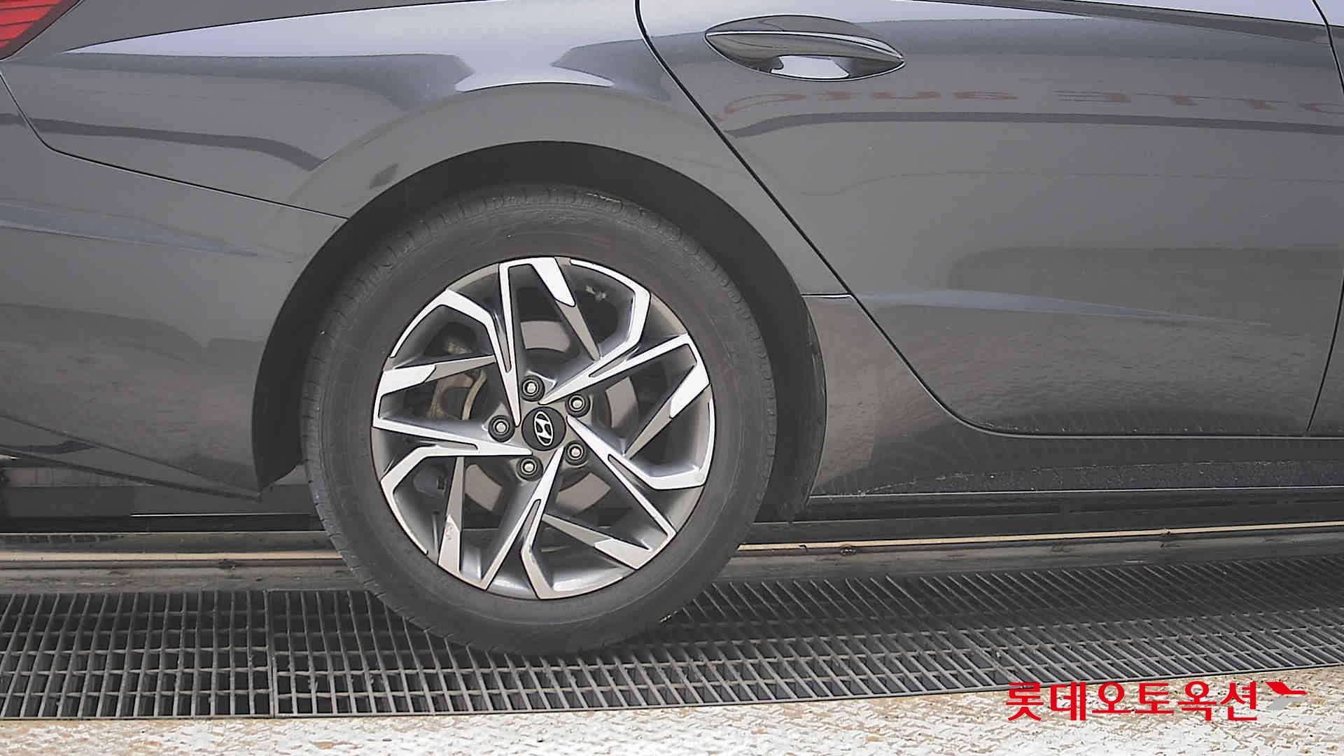 Hyundai Sonata - 28
