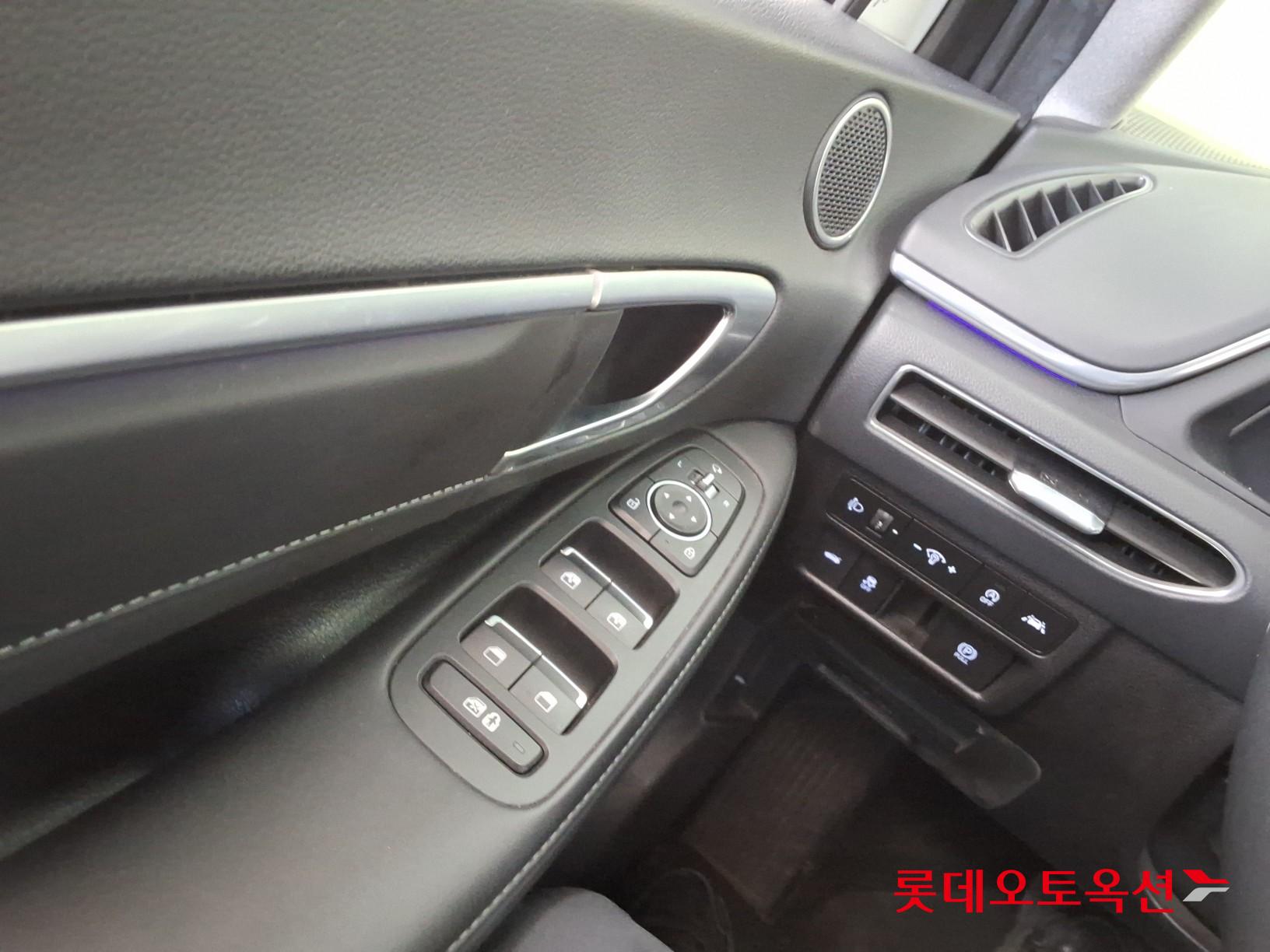Hyundai Sonata - 29