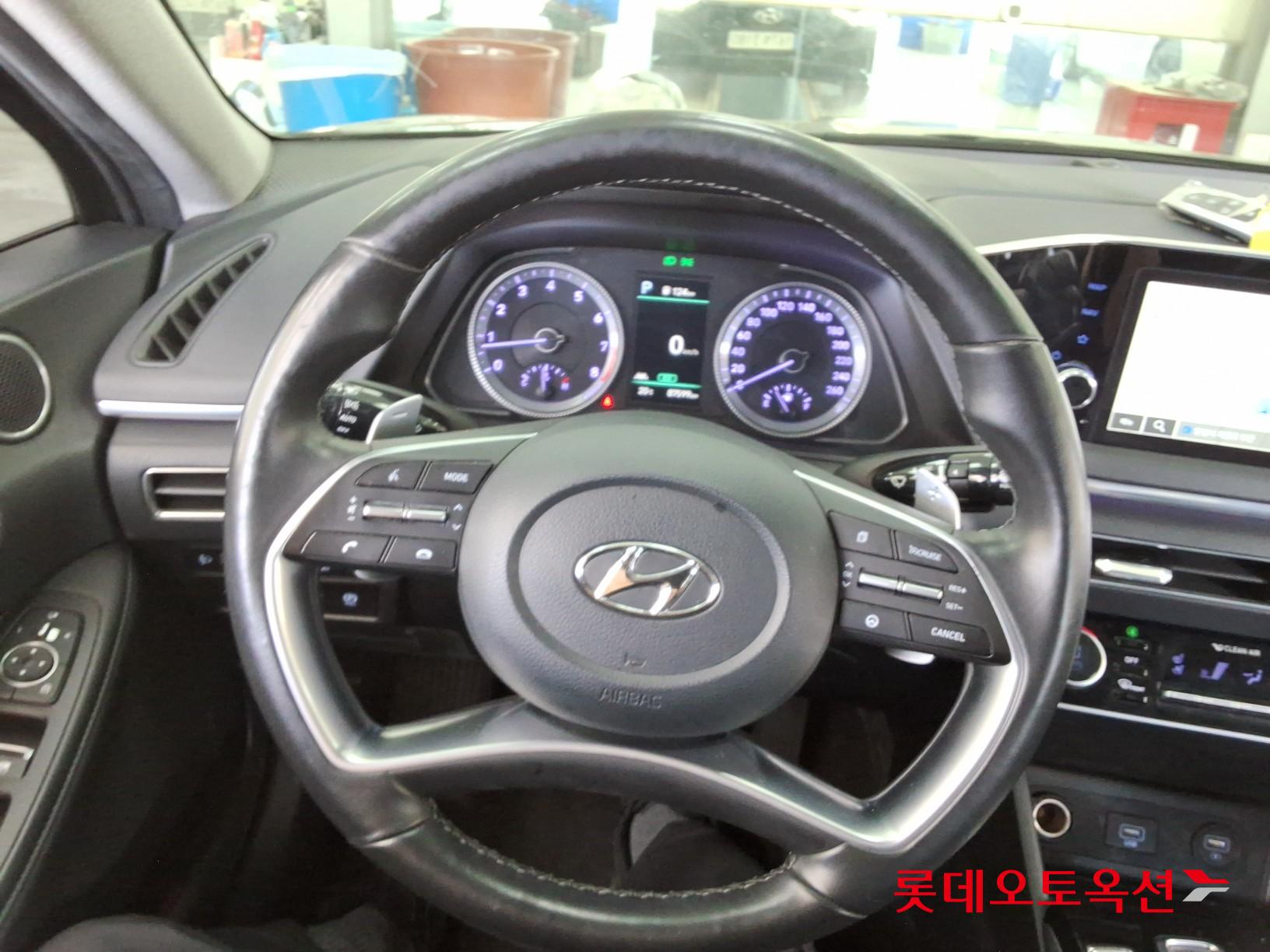 Hyundai Sonata - 30