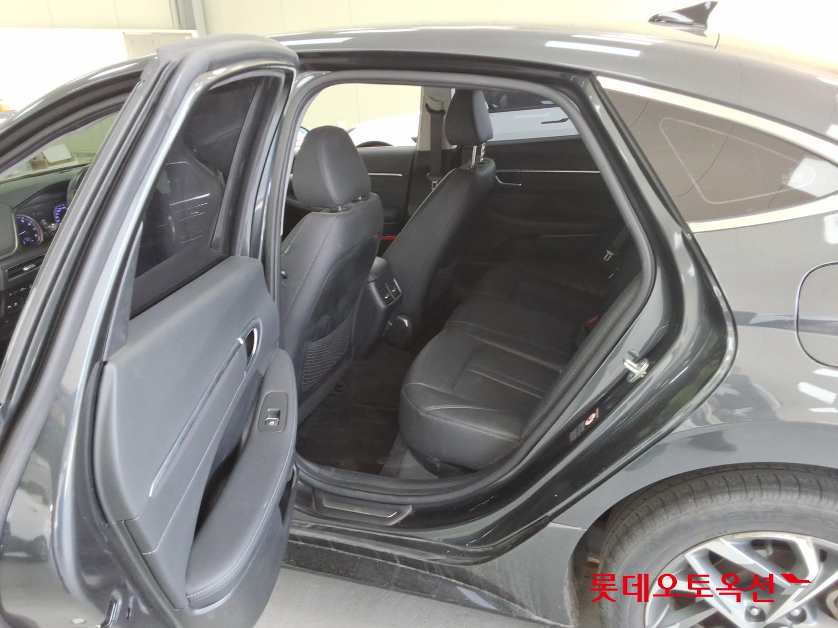 Hyundai Sonata - 38