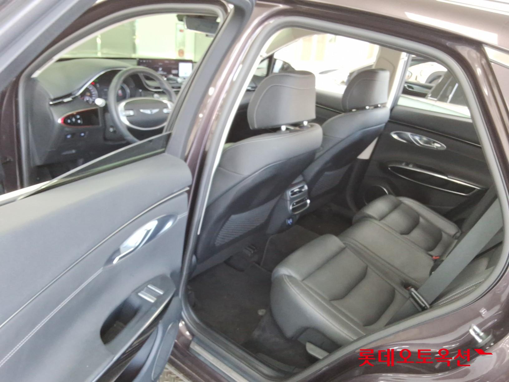 Genesis GV70 - 37