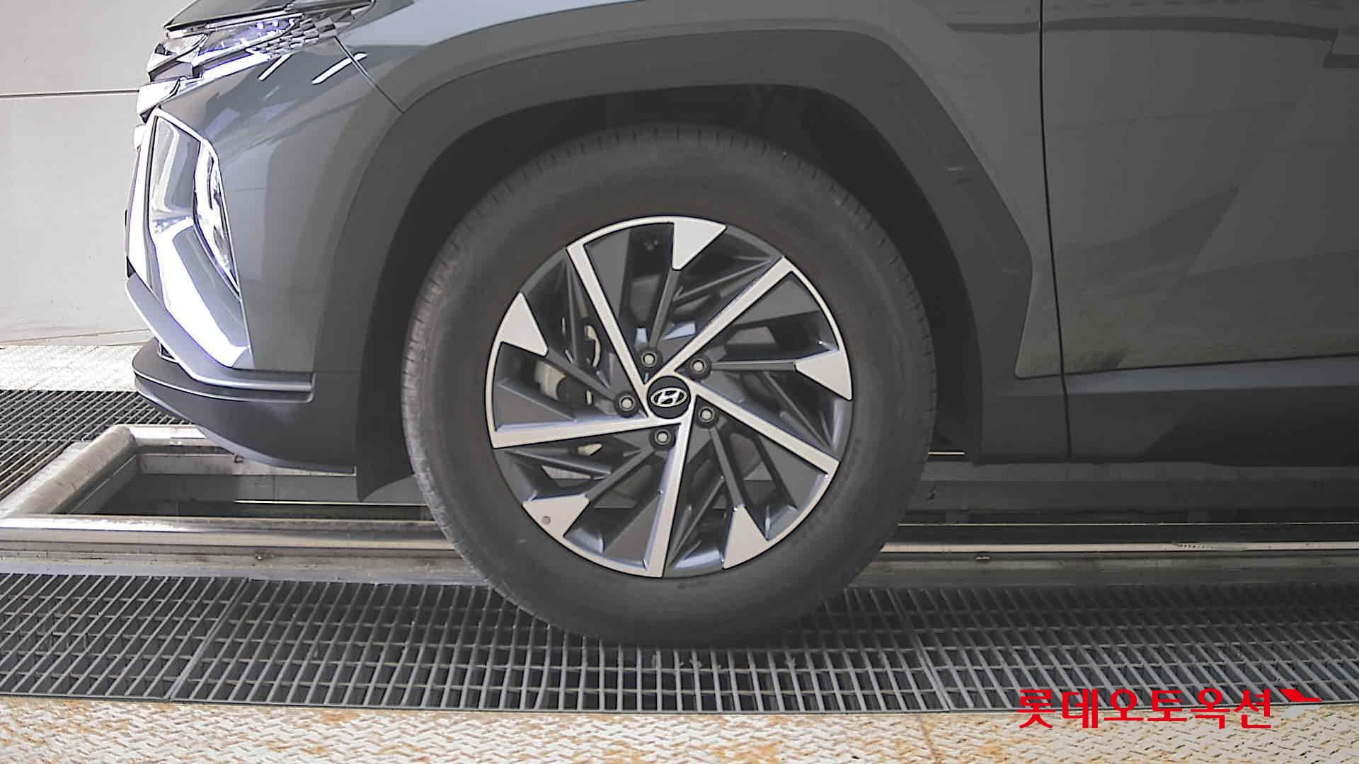 Hyundai Tucson - 25