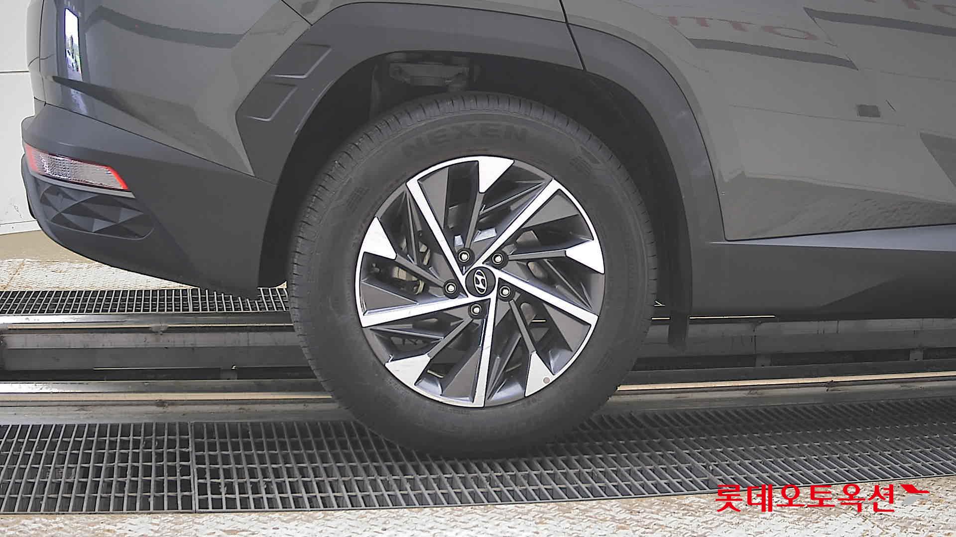 Hyundai Tucson - 28
