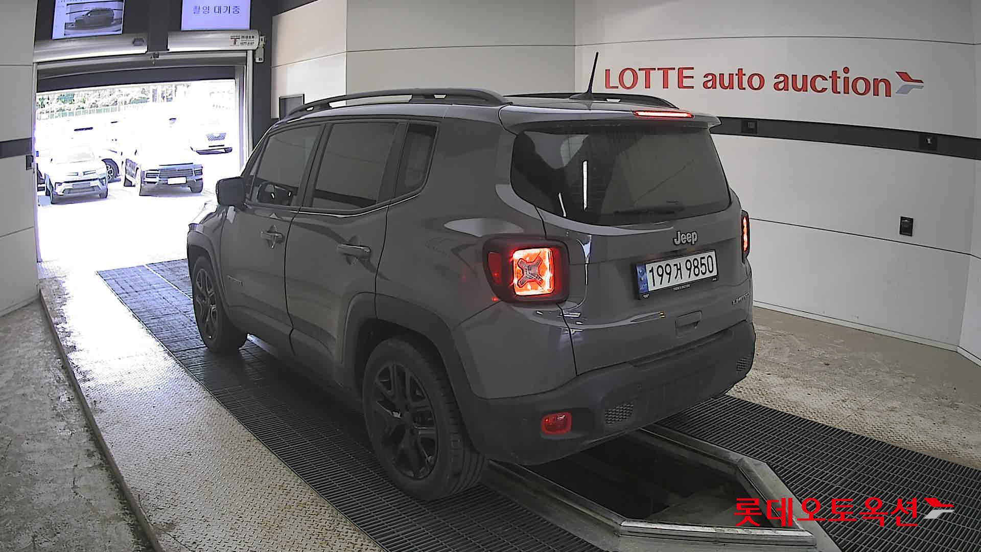 CHRYSLER 짚 레니게이드 - 4