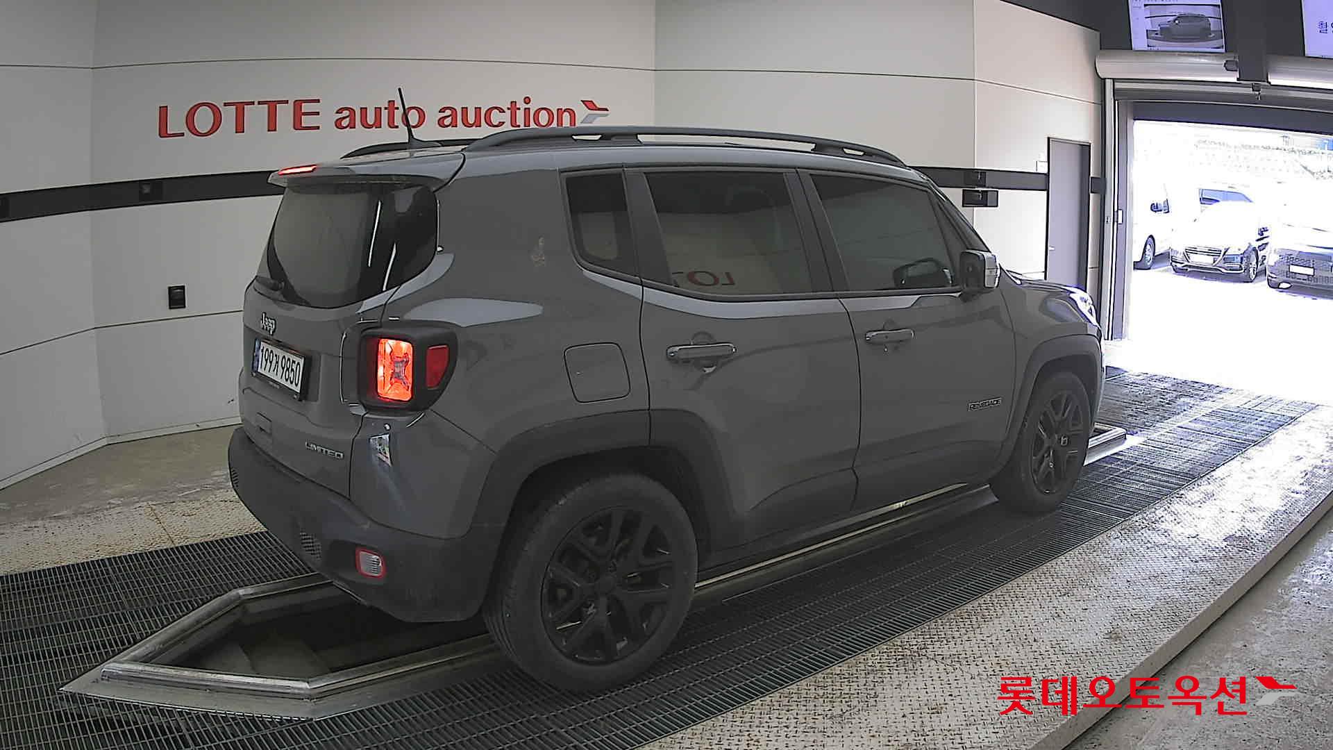 CHRYSLER 짚 레니게이드 - 19