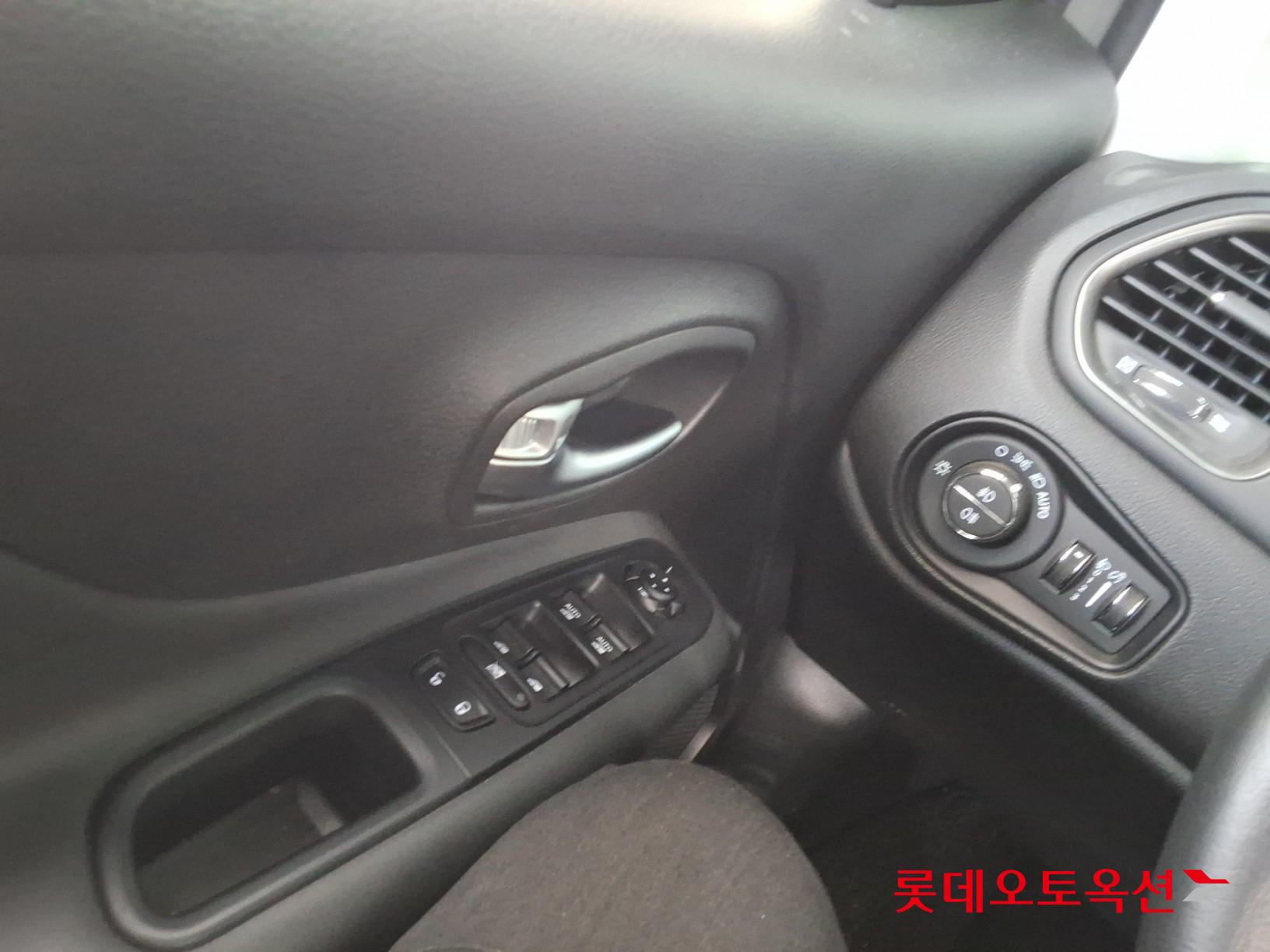 CHRYSLER 짚 레니게이드 - 29