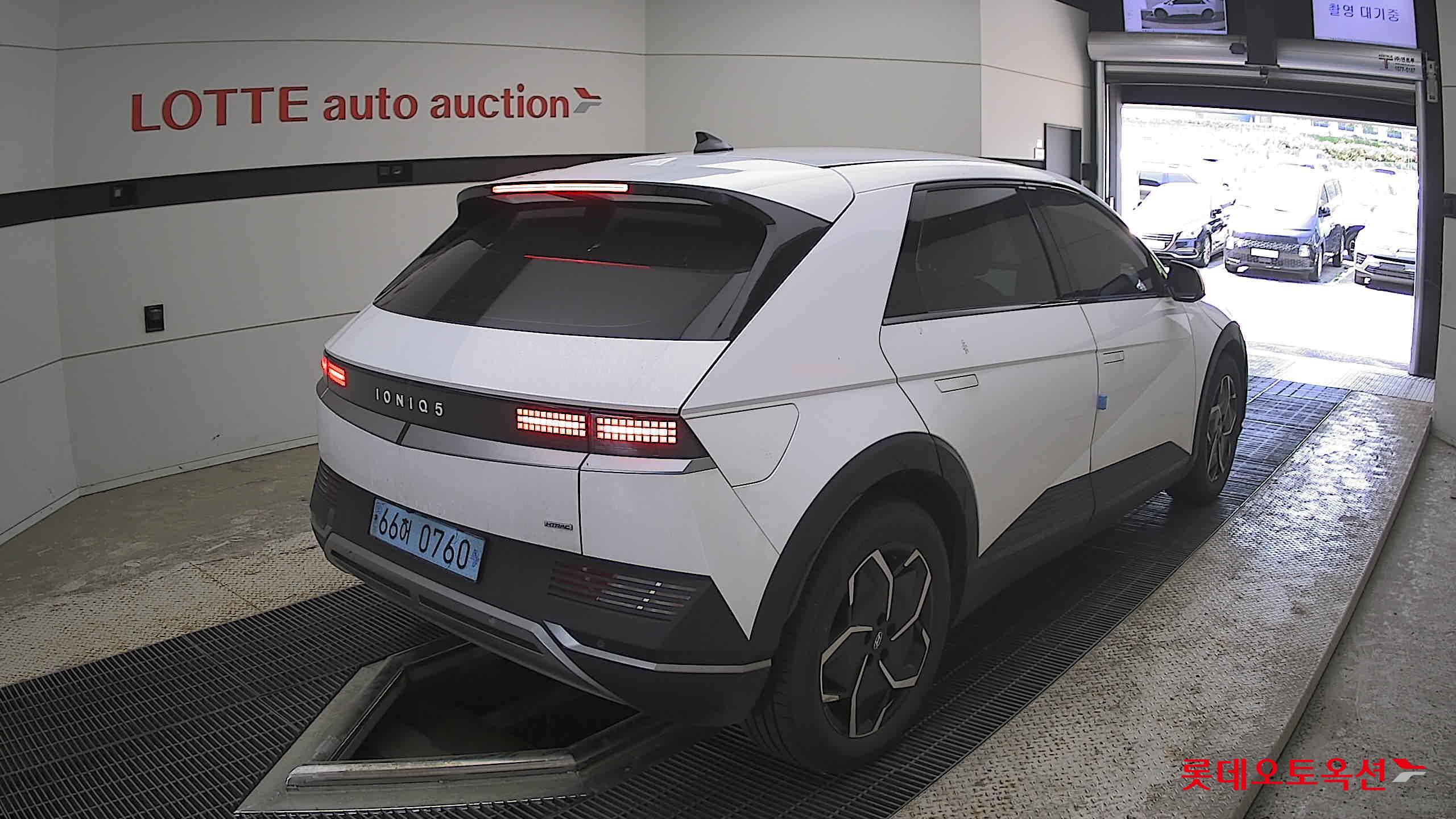 Hyundai Ioniq 5 - 5