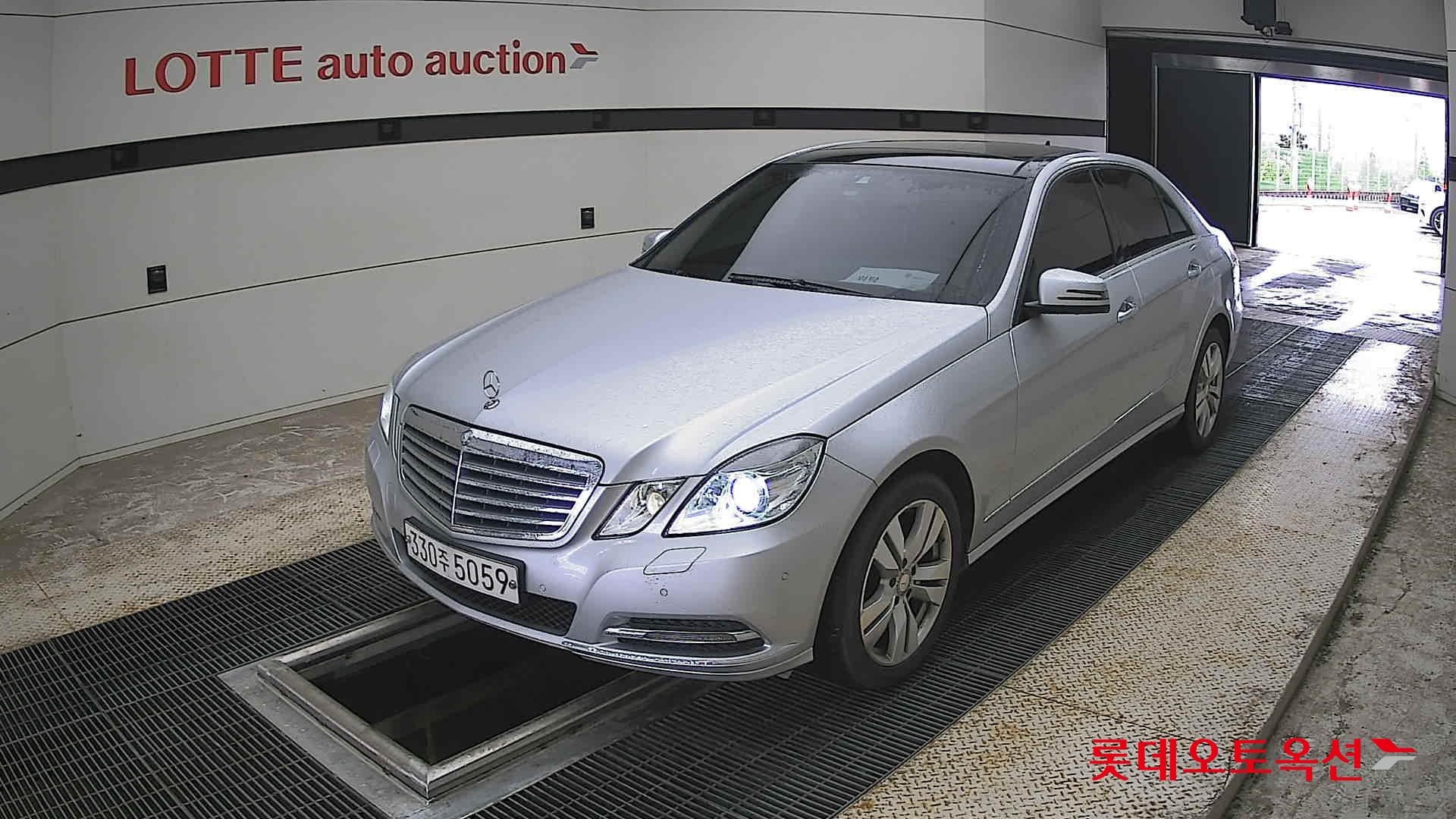Mercedes-Benz E-Class - 3