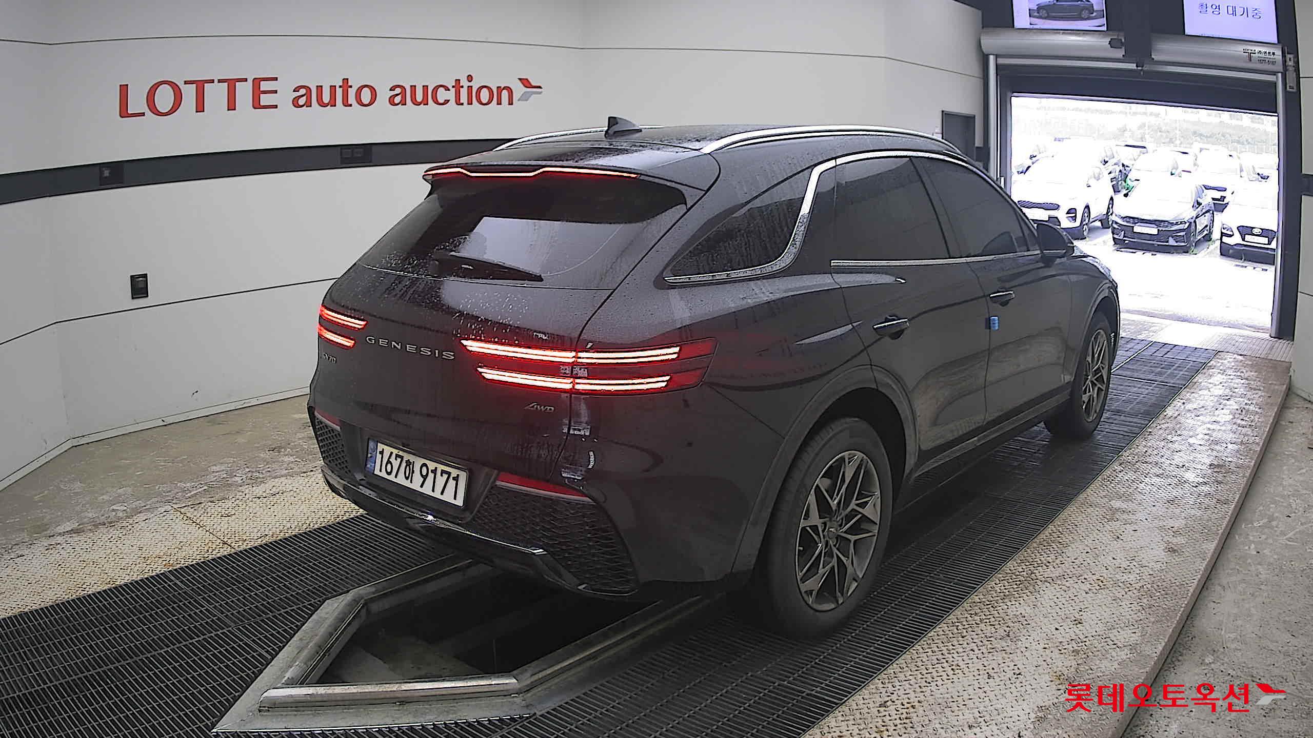 2021 - genesis gv70