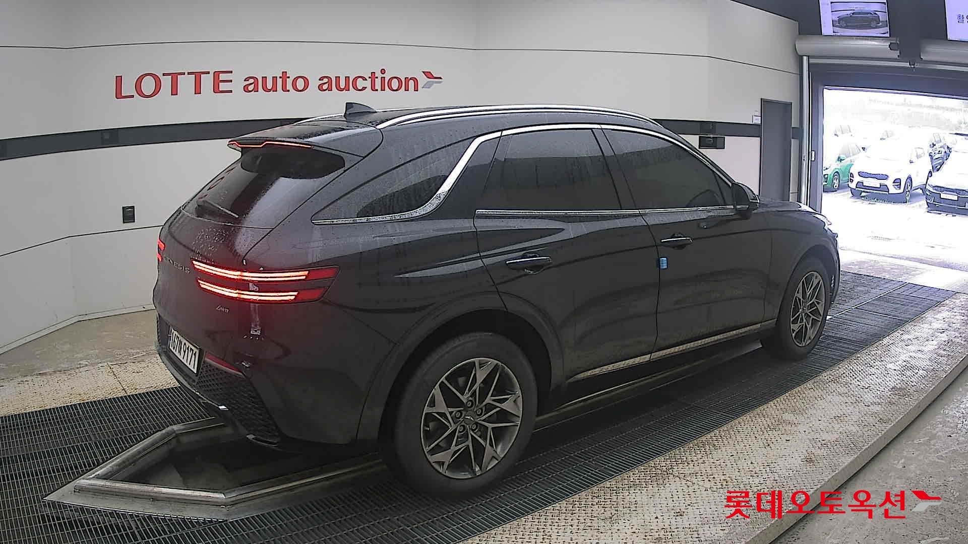 2021 - genesis gv70