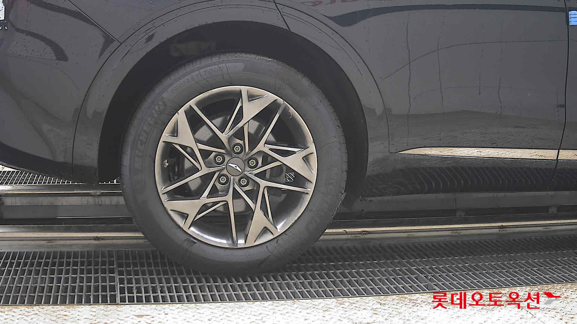 2021 - genesis gv70