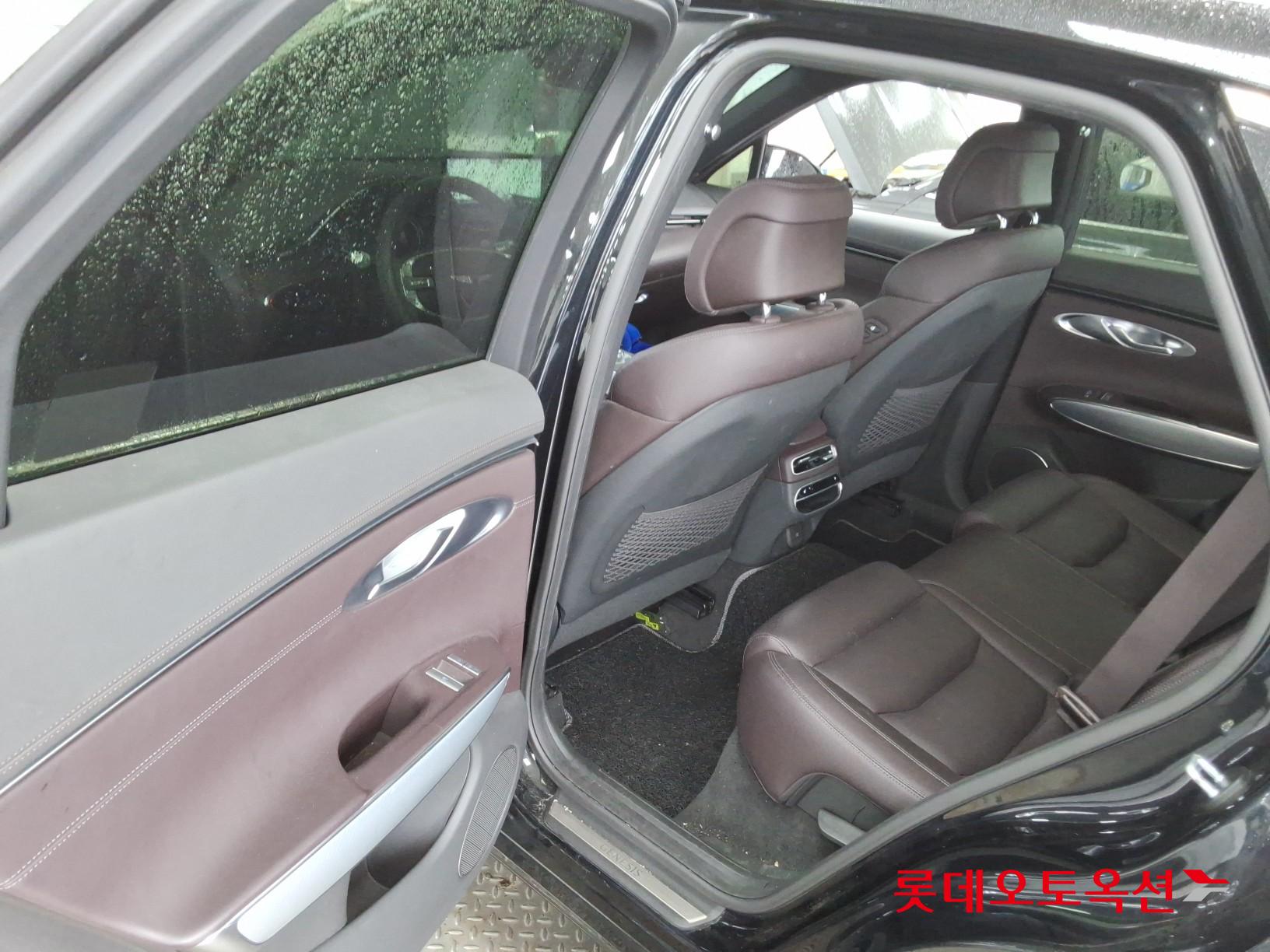 2021 - genesis gv70