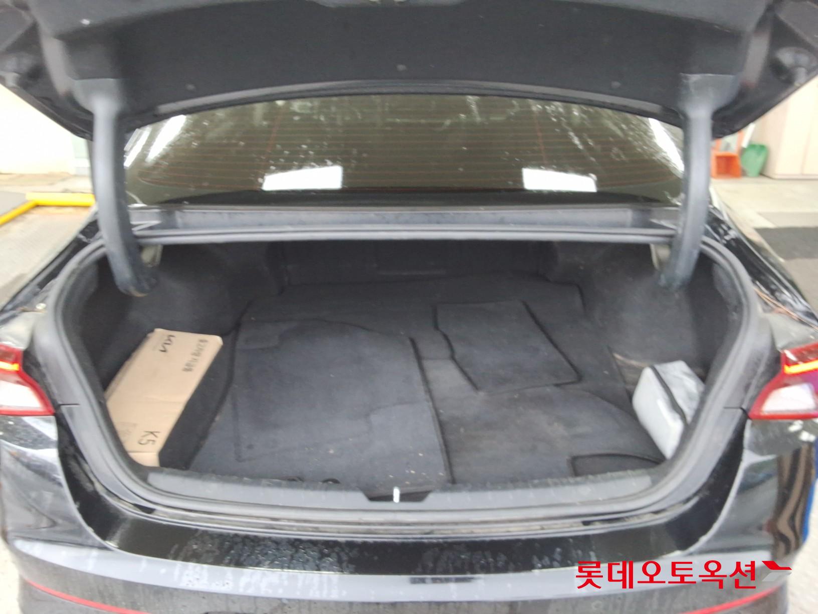 Kia K5 - 9