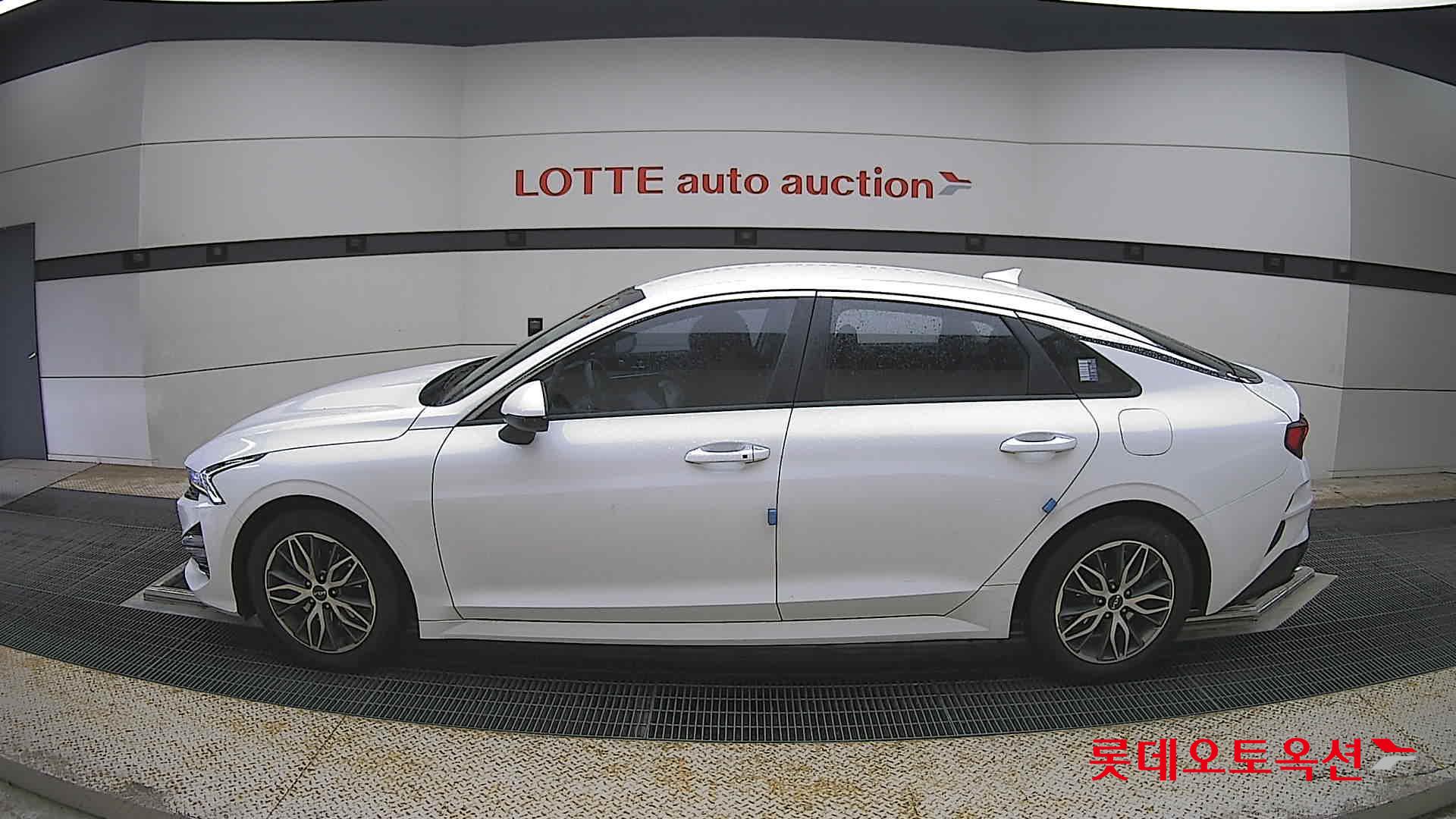 Kia K5 - 13