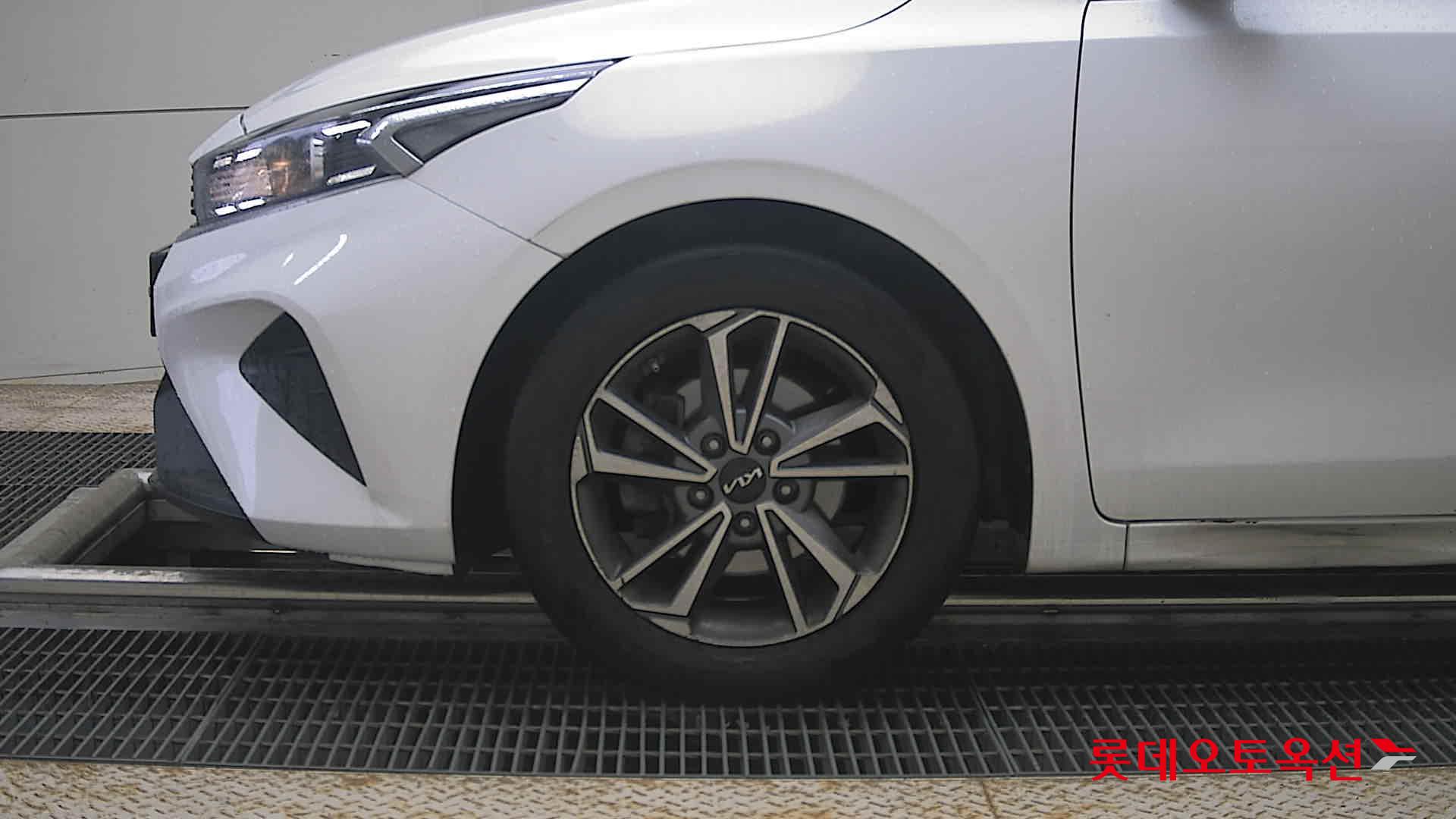 Kia K3 - 25