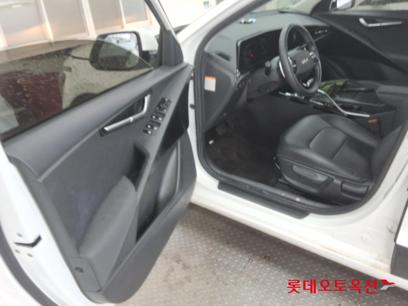 Kia Niro - 37