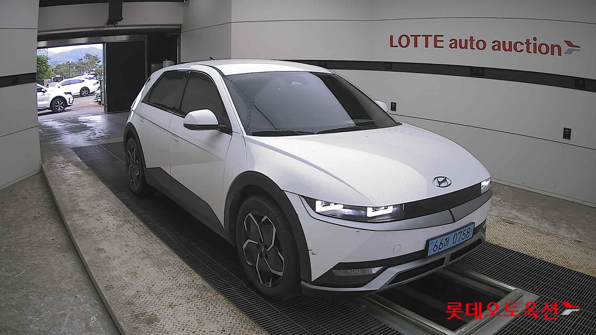 Hyundai Ioniq 5 - 6