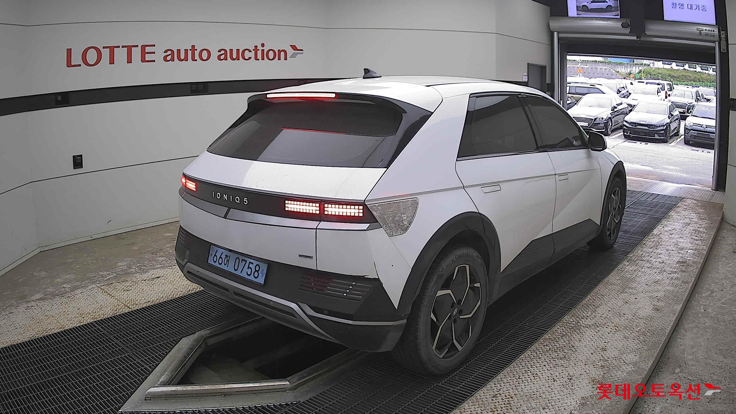 Hyundai Ioniq 5 - 5