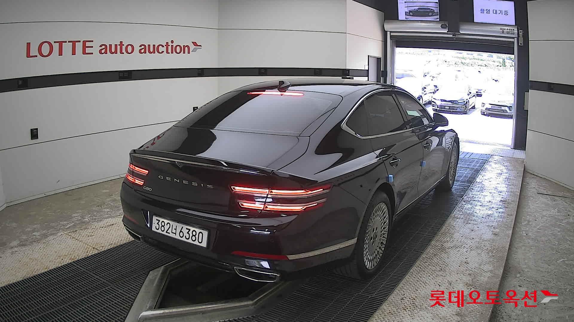 Genesis G80 - 18