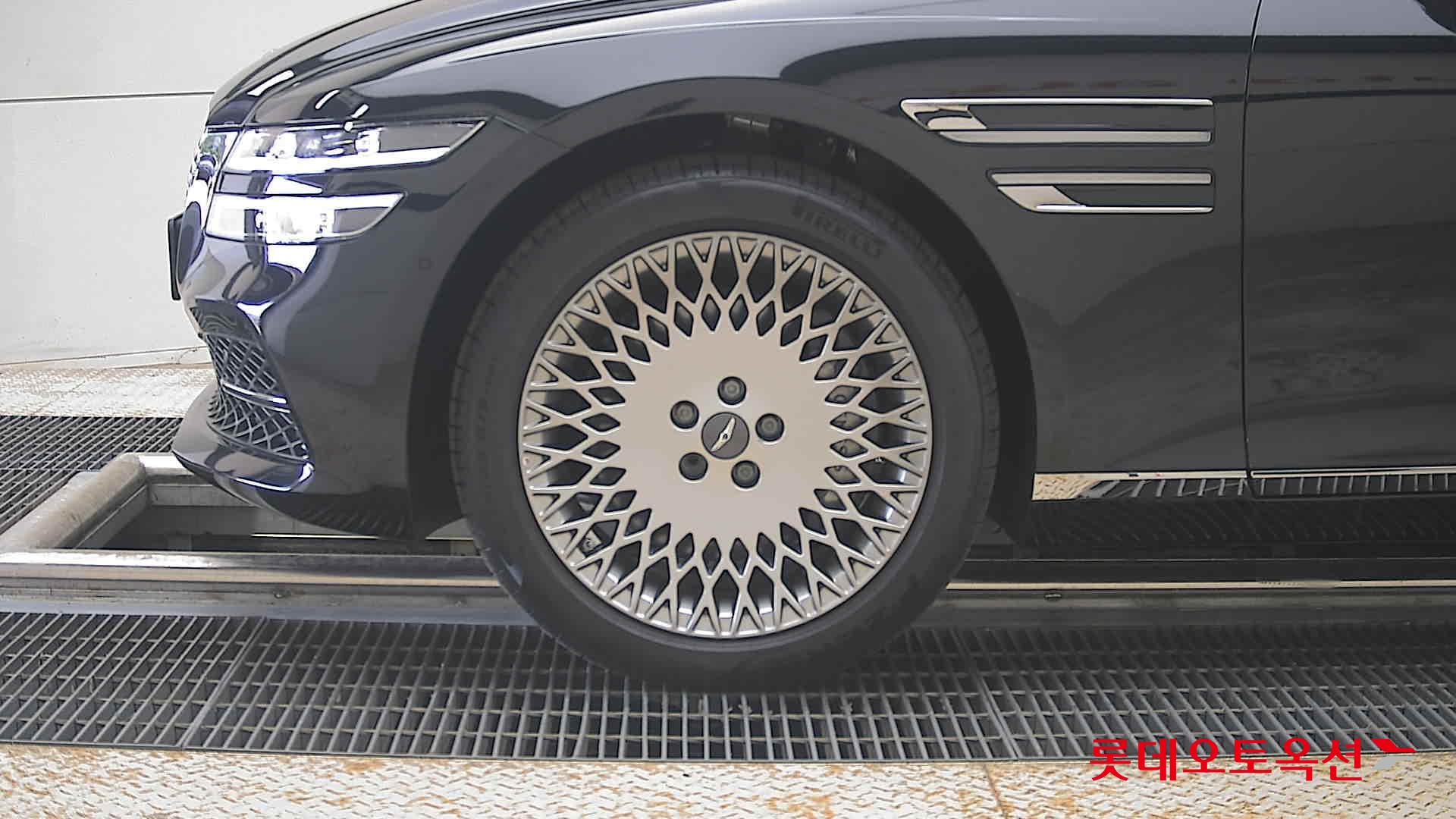 Genesis G80 - 25