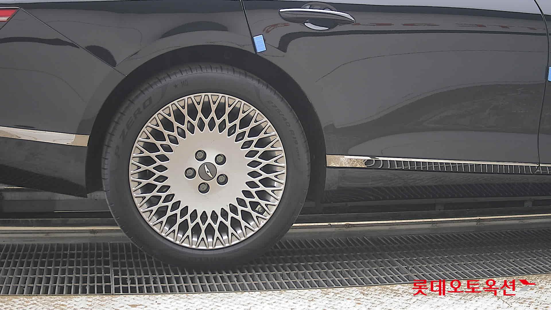 Genesis G80 - 28