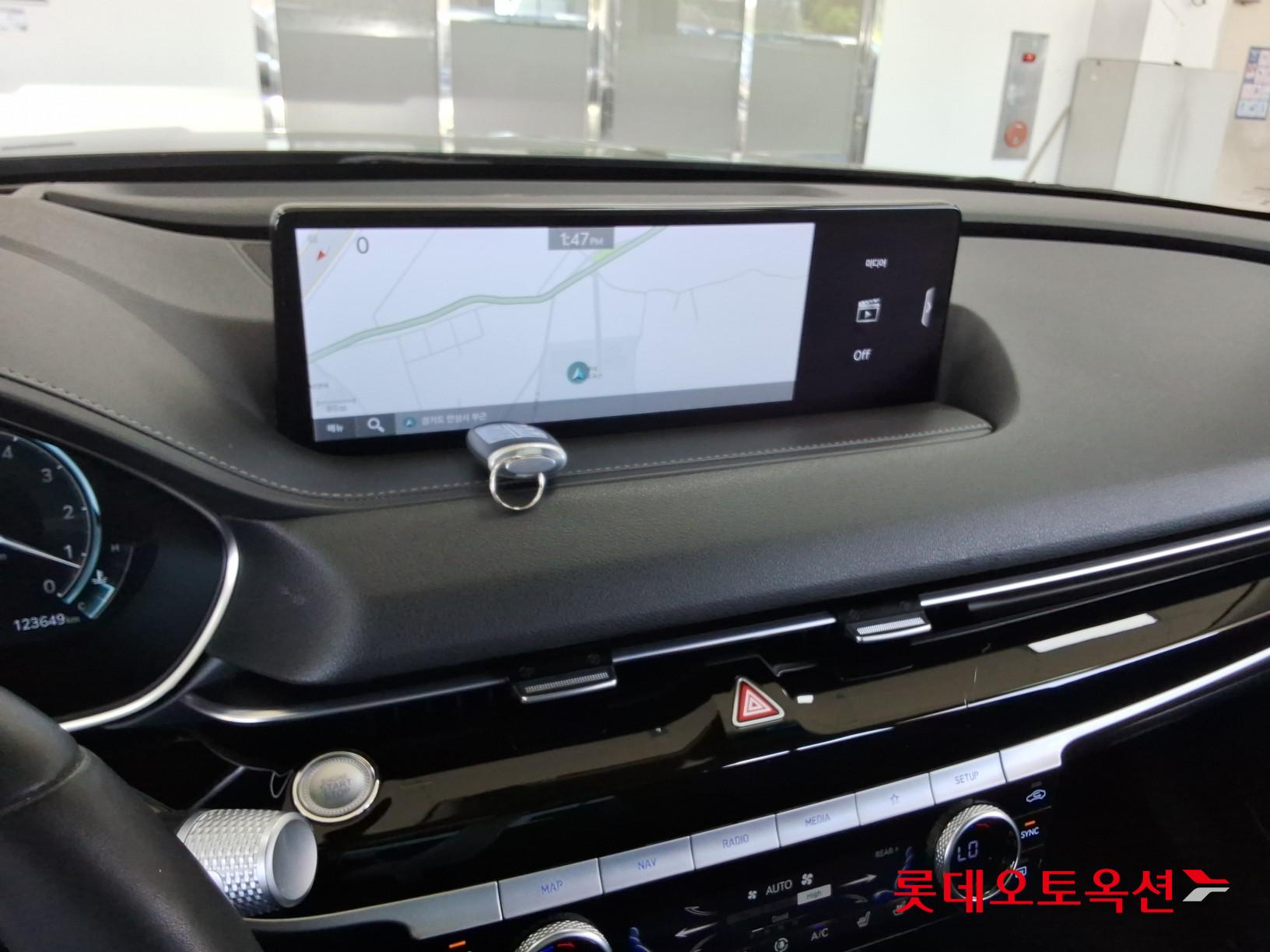 Genesis G80 - 32