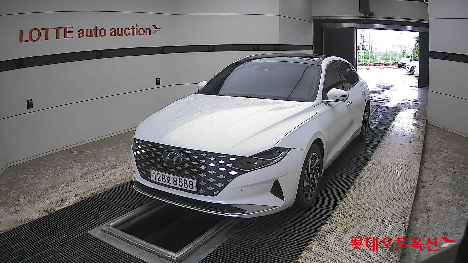 Hyundai Grandeur - 10
