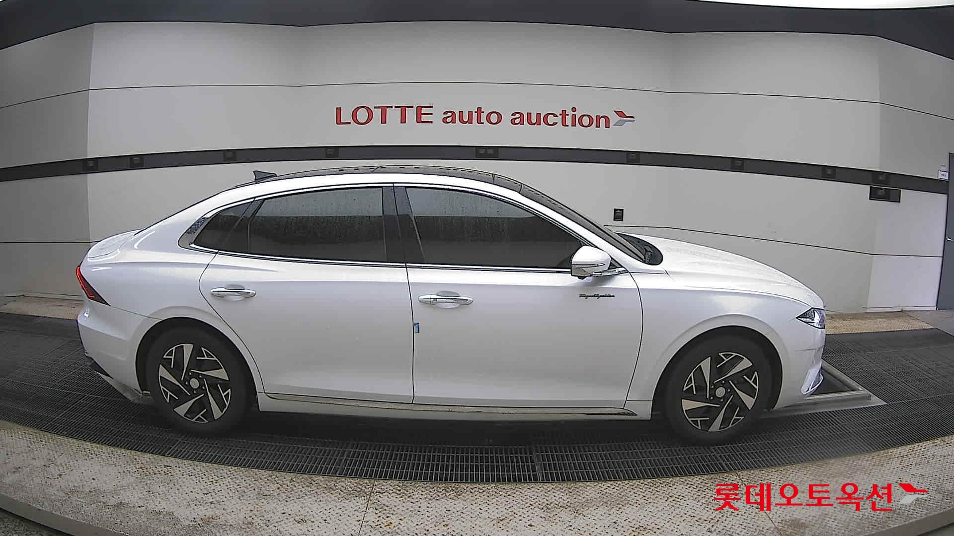Hyundai Grandeur - 21