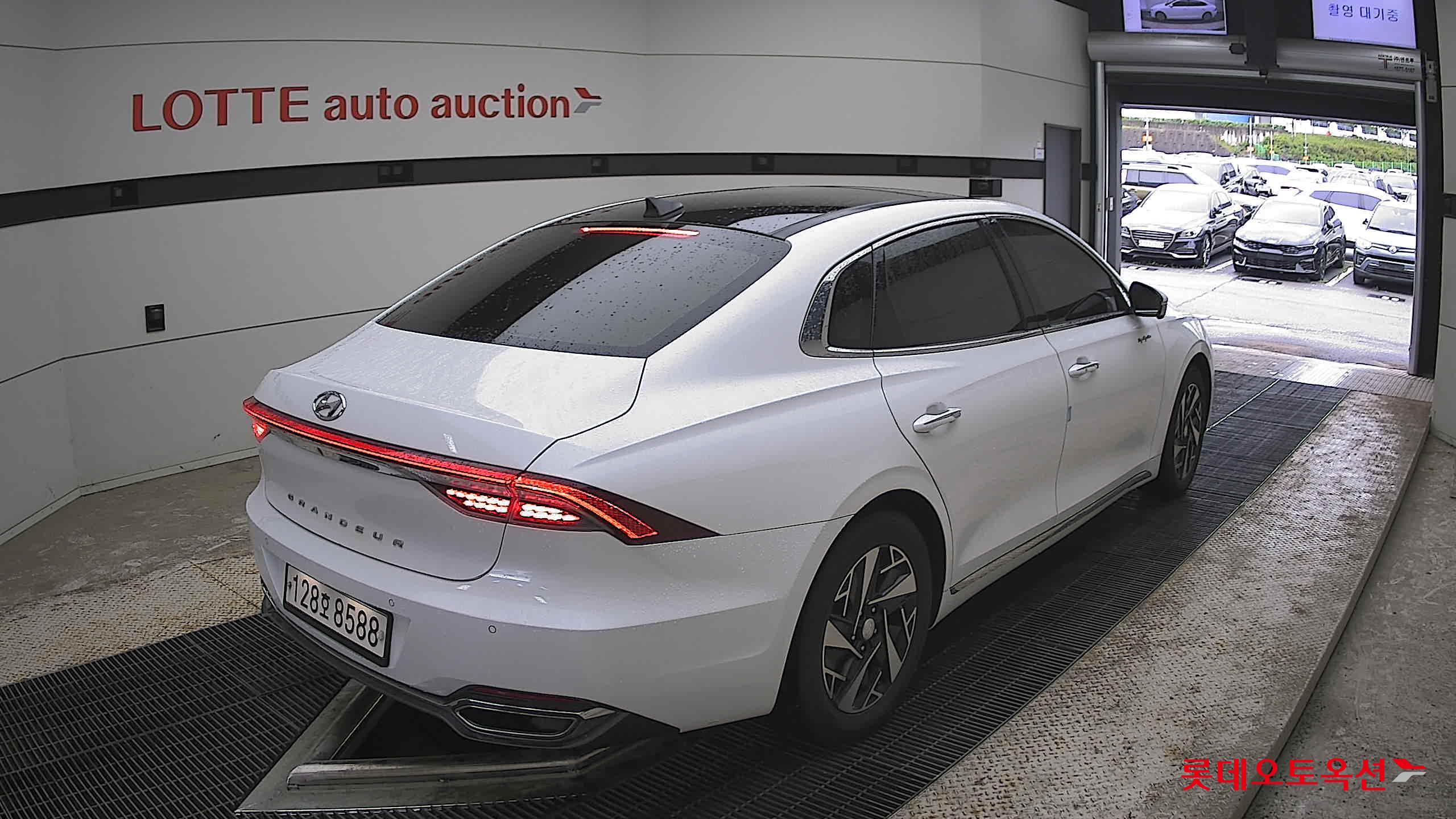 Hyundai Grandeur - 5