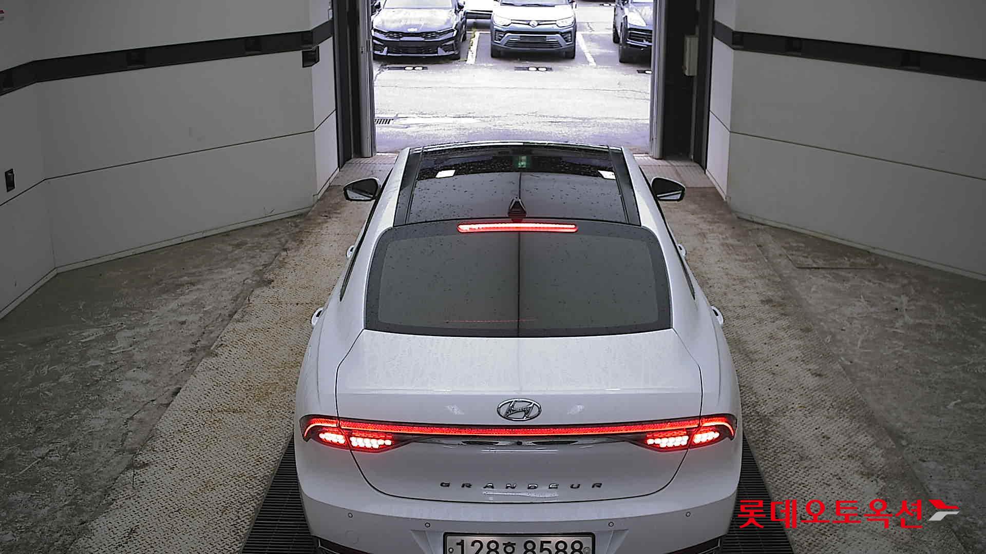 Hyundai Grandeur - 17