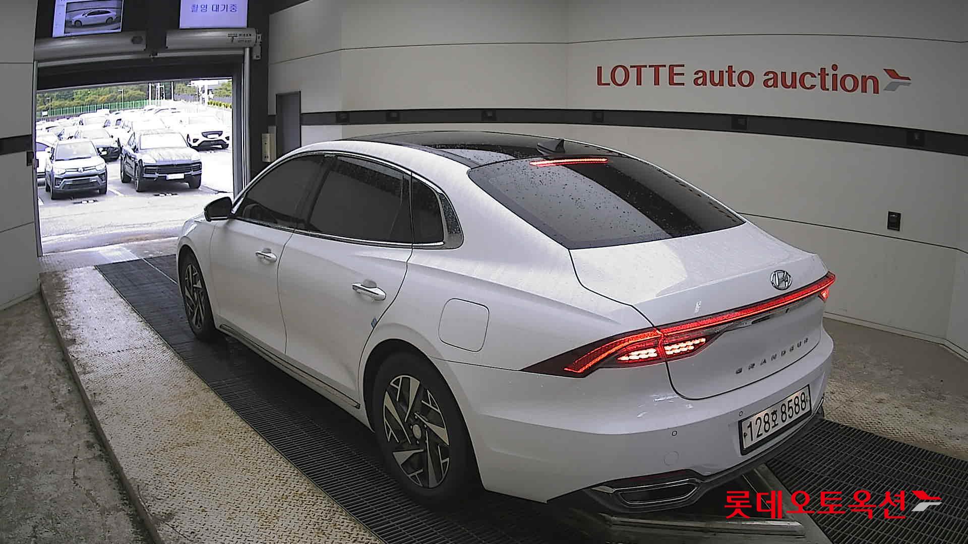 Hyundai Grandeur - 4