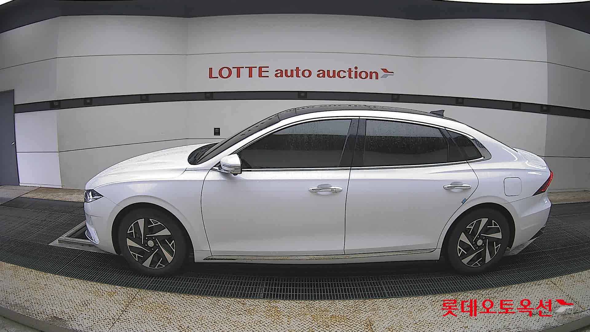 Hyundai Grandeur - 13