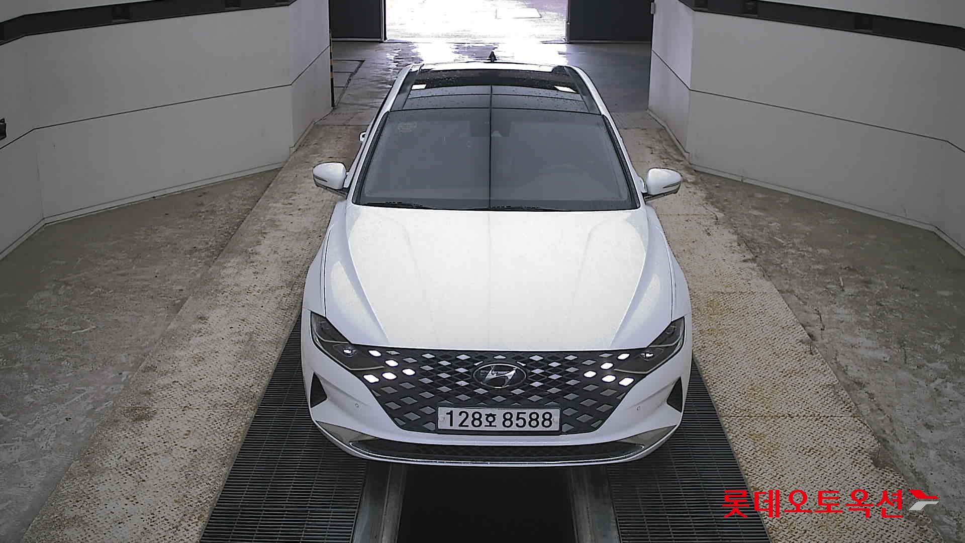Hyundai Grandeur - 1