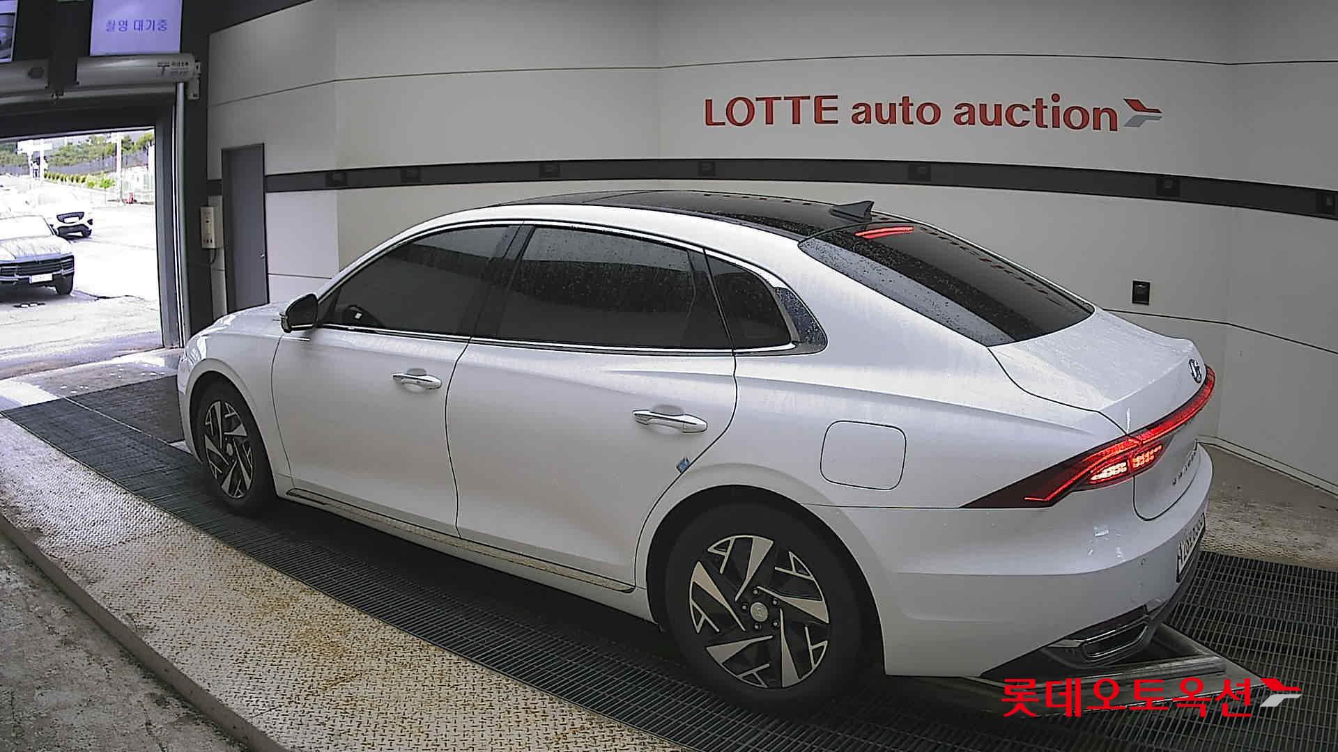 Hyundai Grandeur - 15