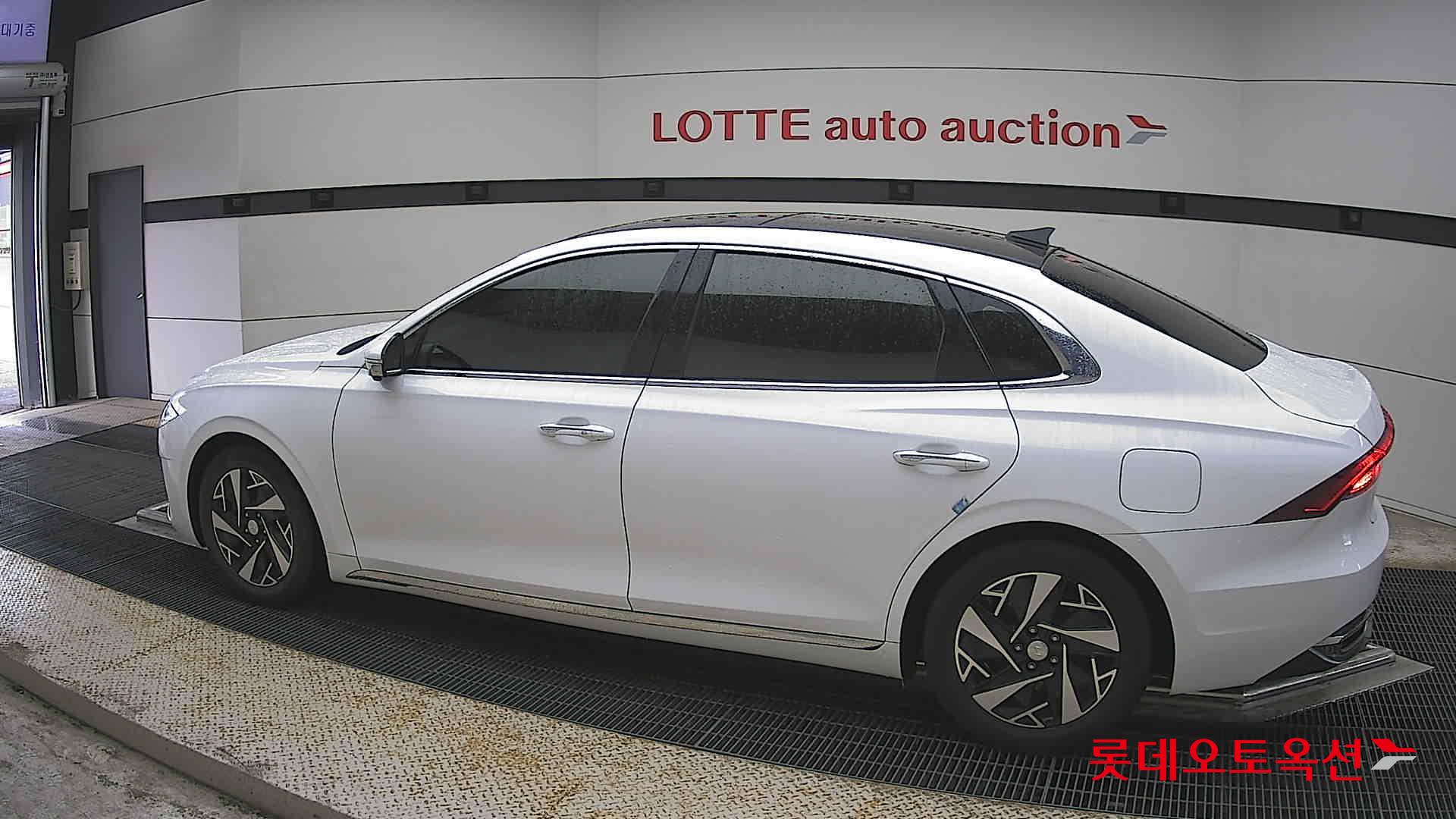 Hyundai Grandeur - 14