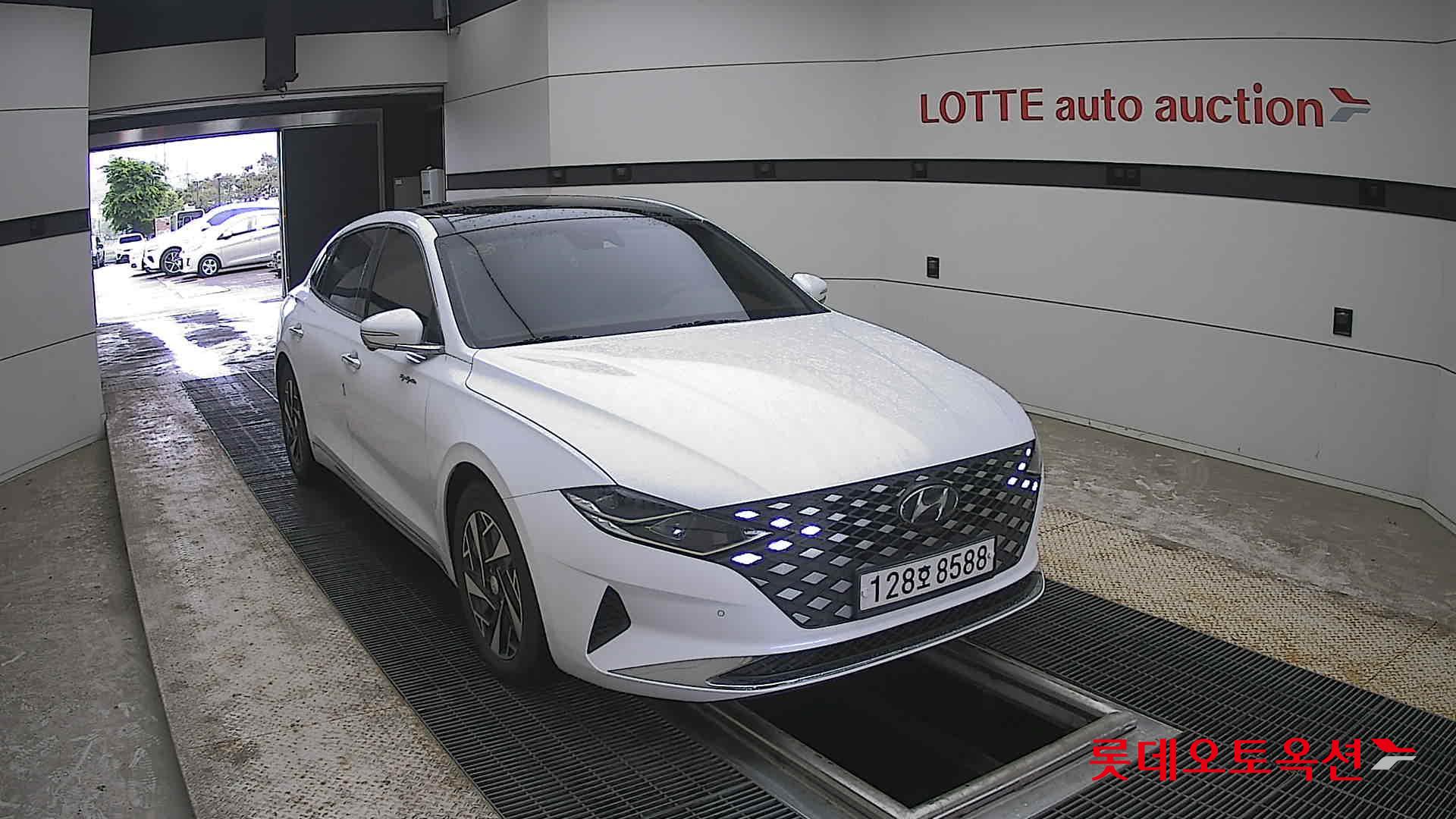 Hyundai Grandeur - 24