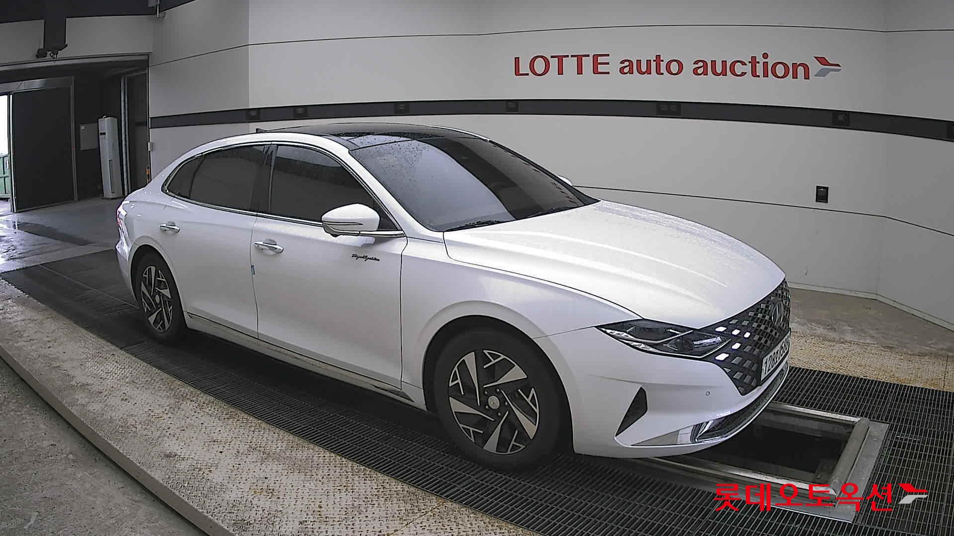 Hyundai Grandeur - 23