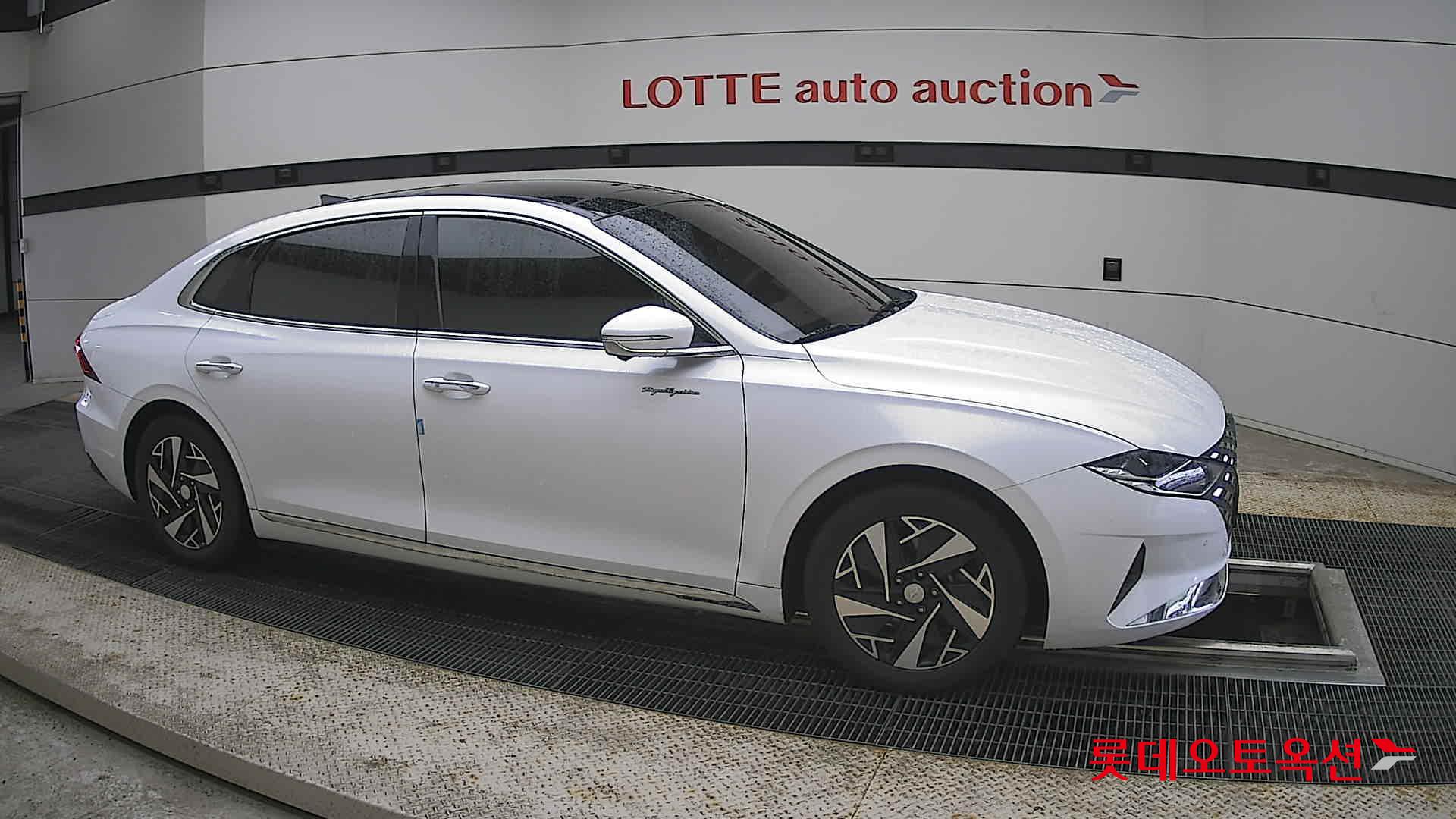 Hyundai Grandeur - 22