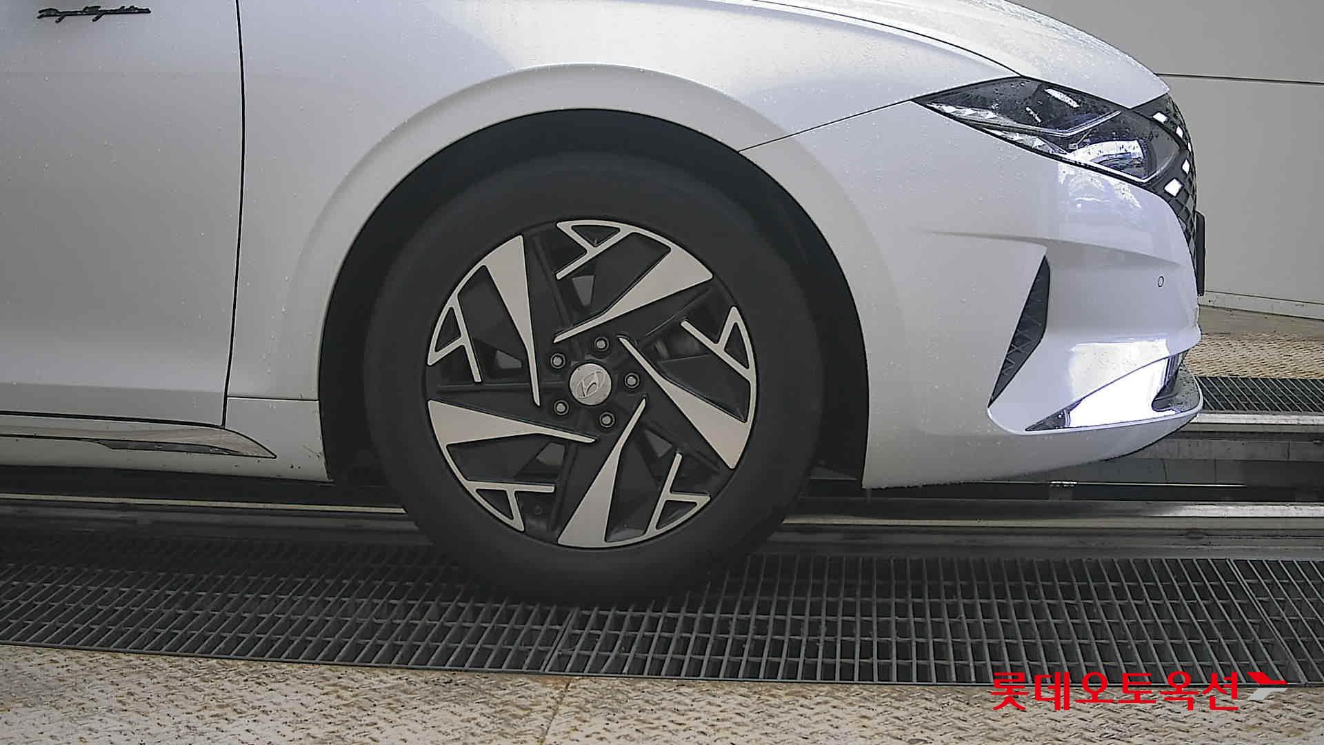 Hyundai Grandeur - 27