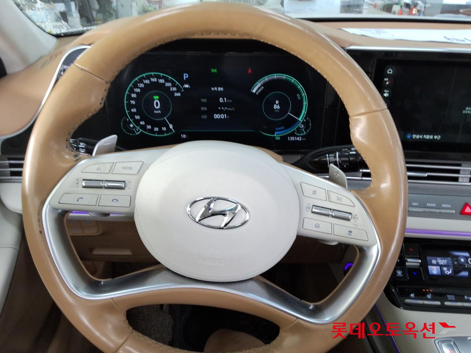 Hyundai Grandeur - 30