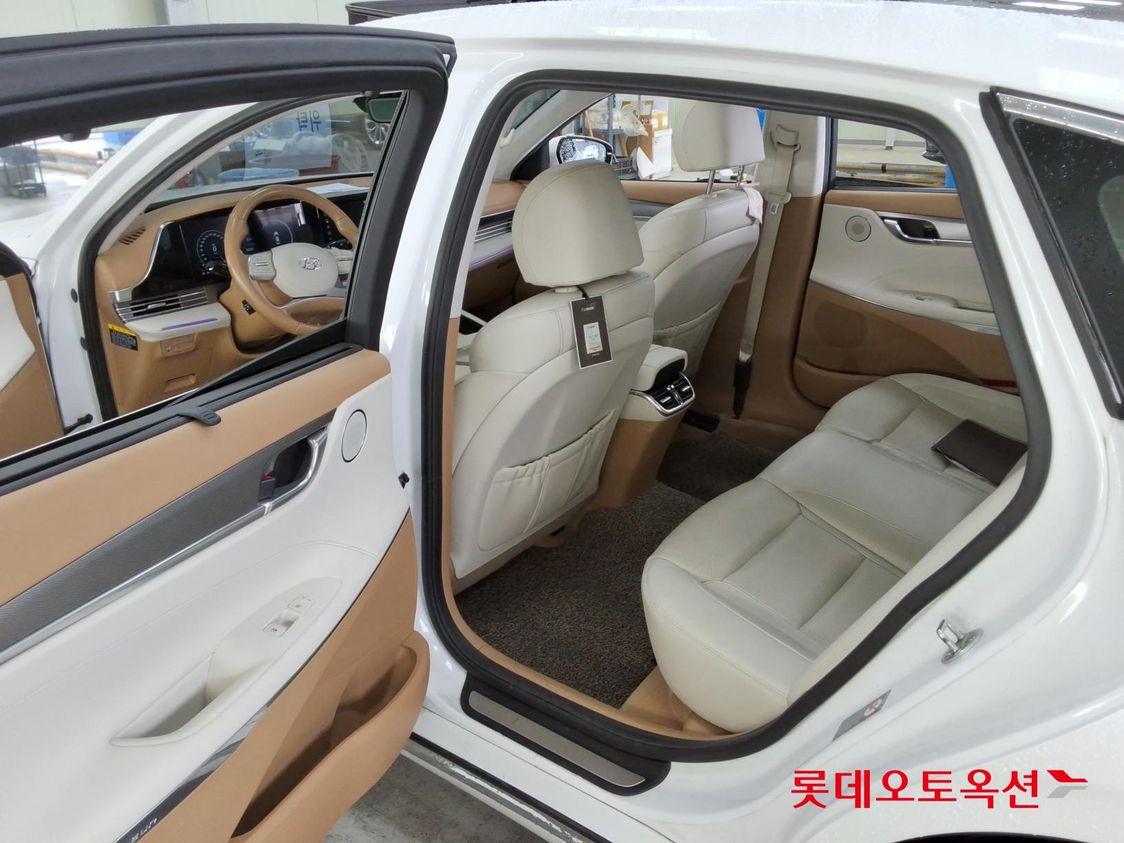Hyundai Grandeur - 36