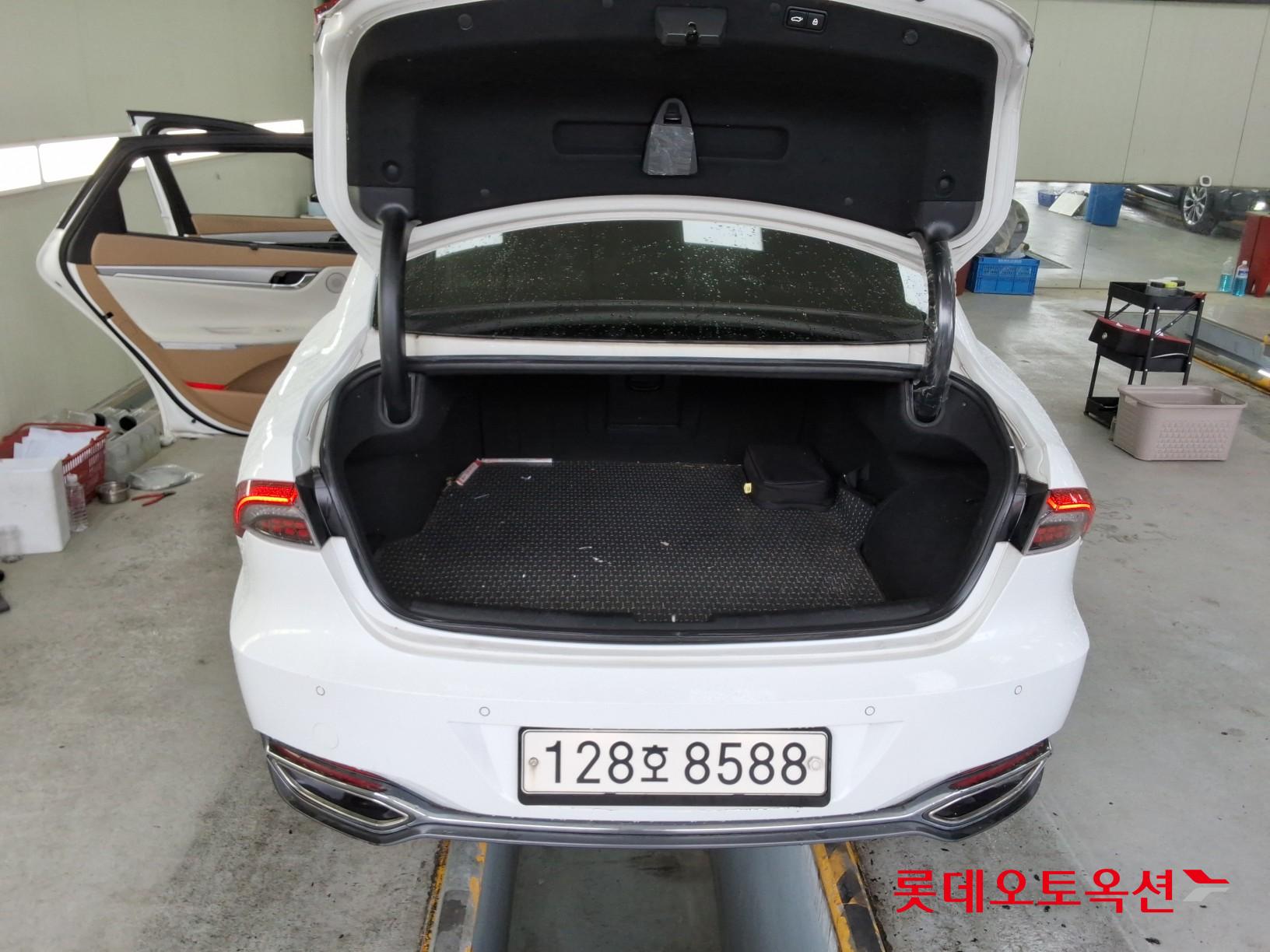 Hyundai Grandeur - 9