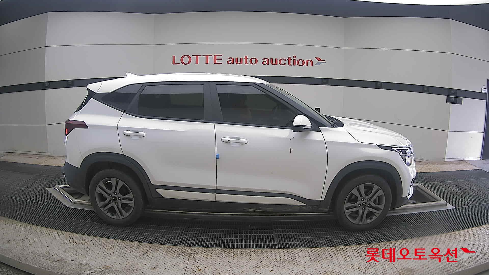 2023 - kia seltos