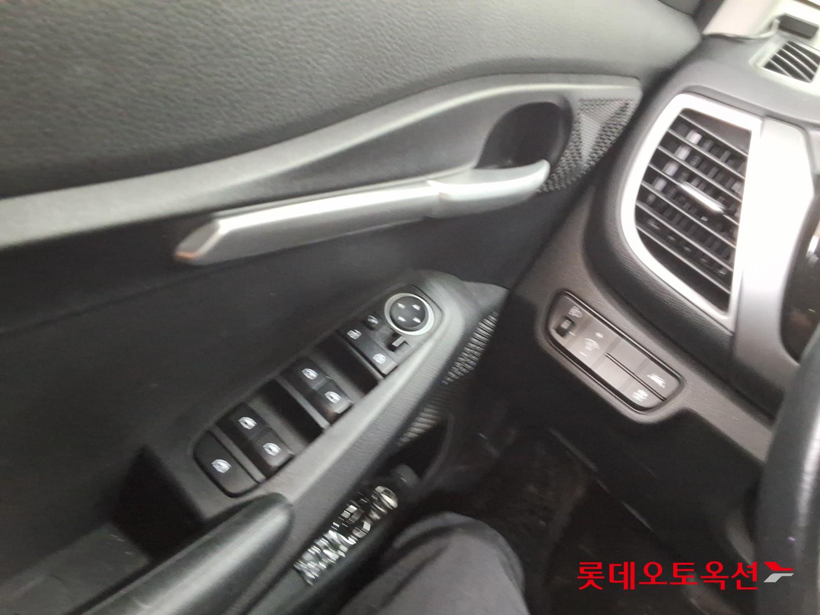 2023 - kia seltos