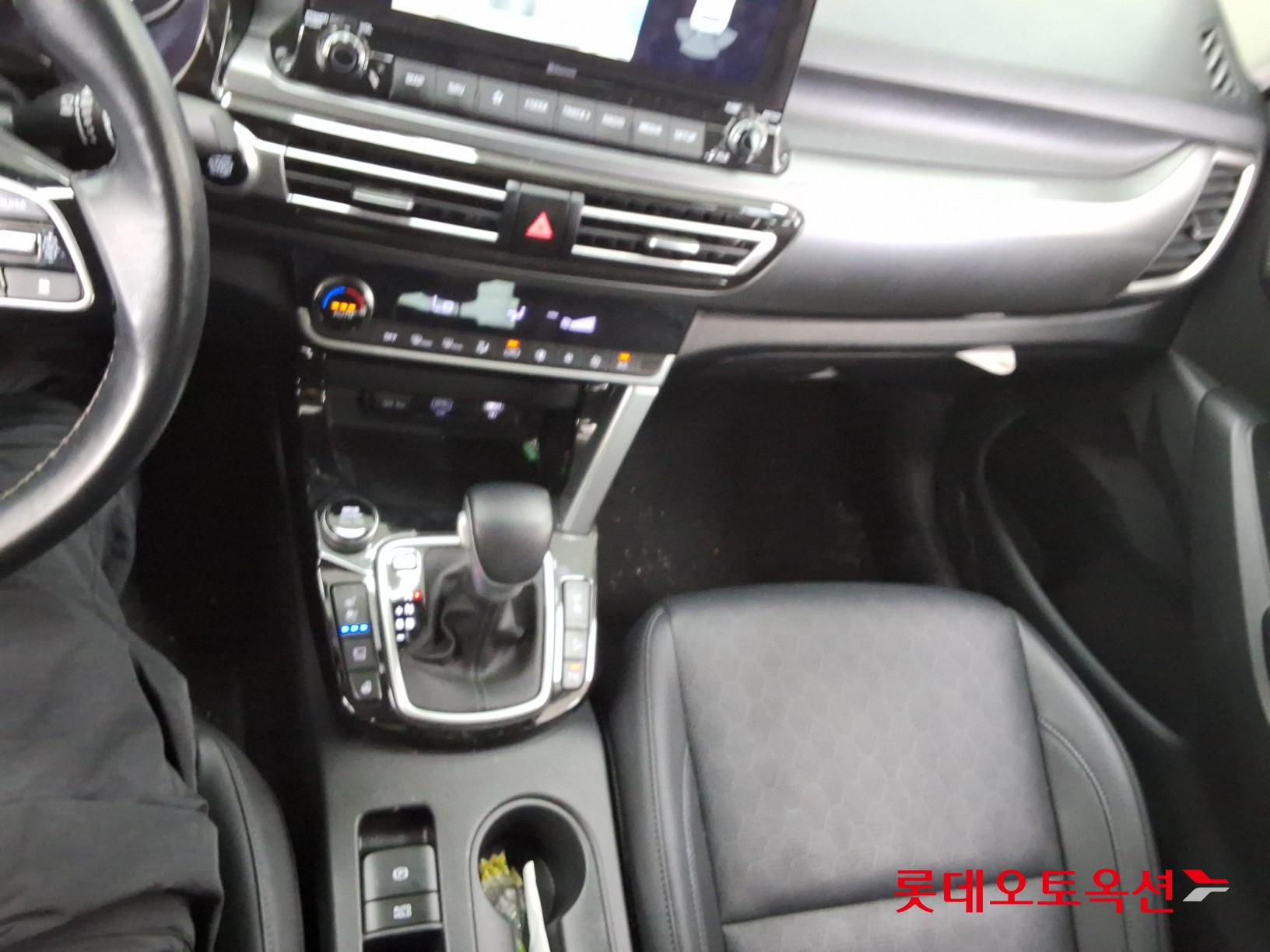 2023 - kia seltos