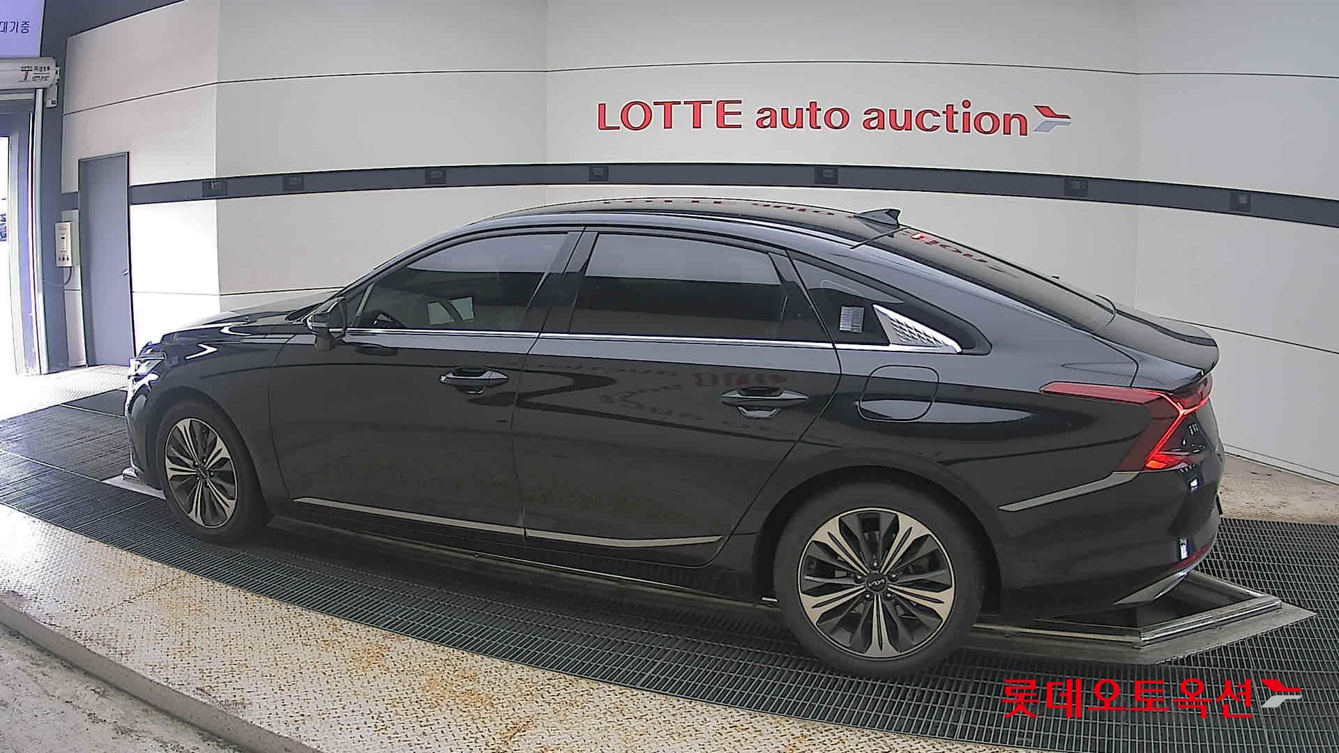 2022 - kia k8