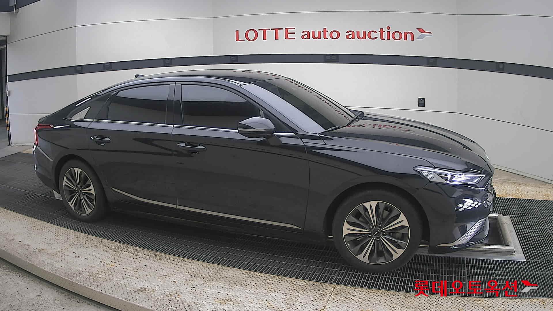 2022 - kia k8