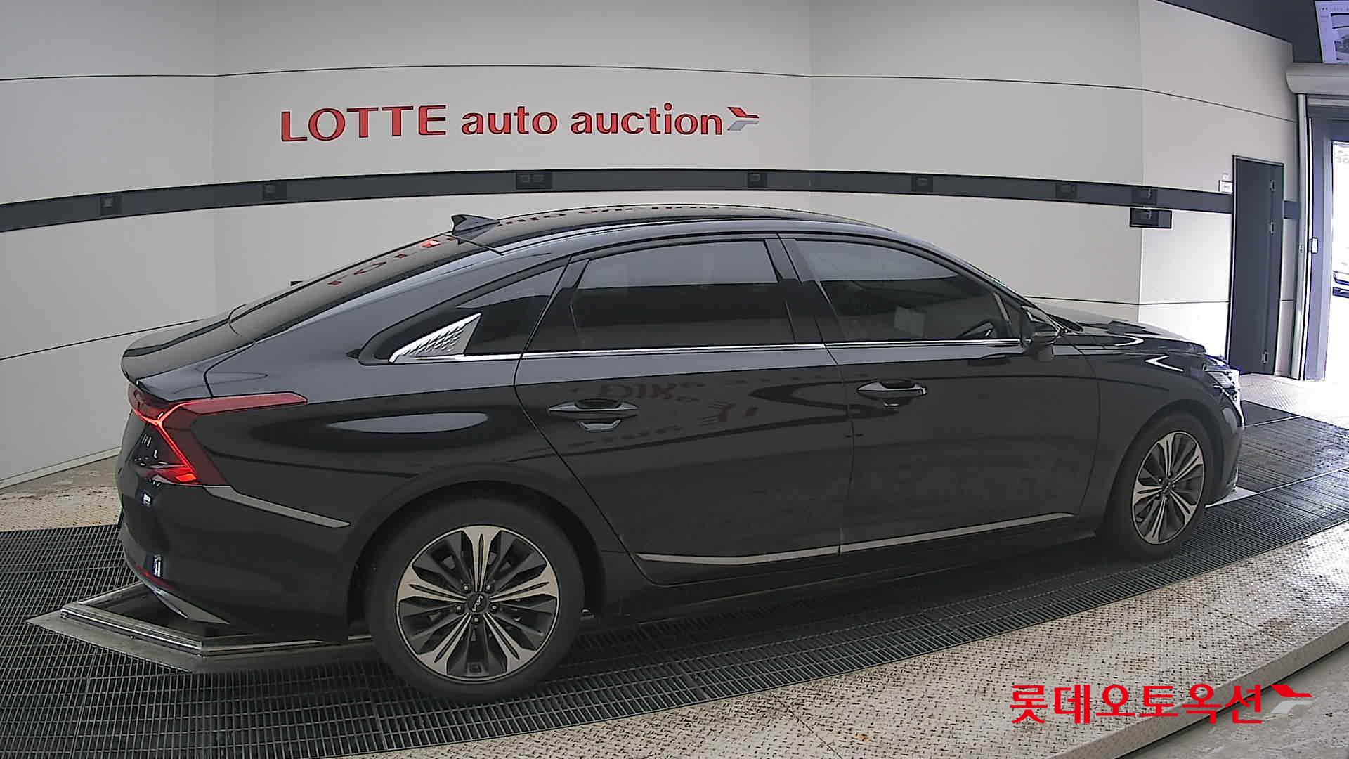 2022 - kia k8